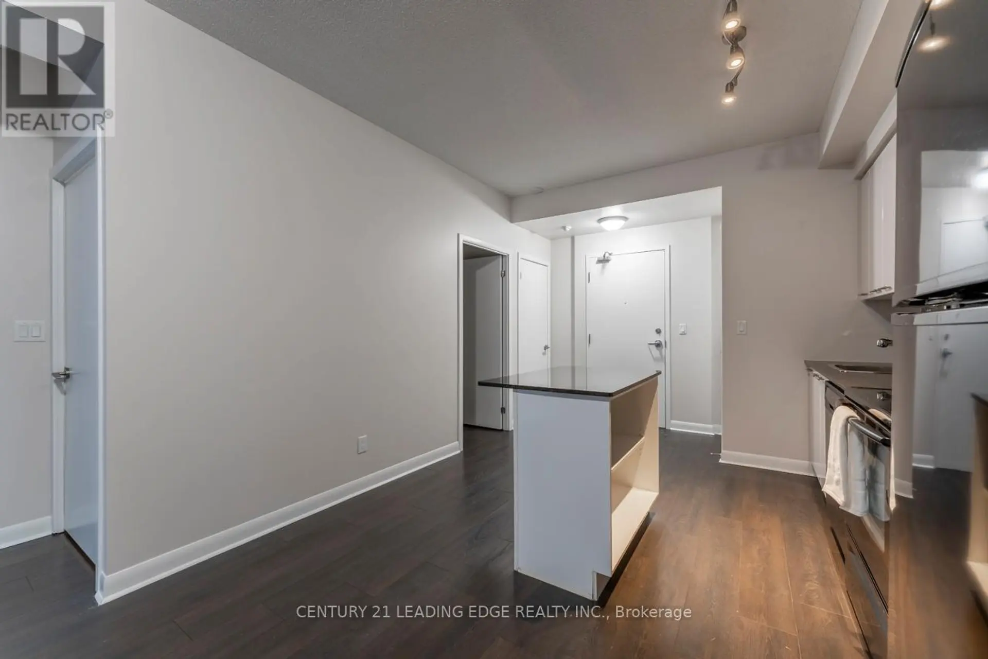 #517 15 BRUYERES MEWS - Image 3