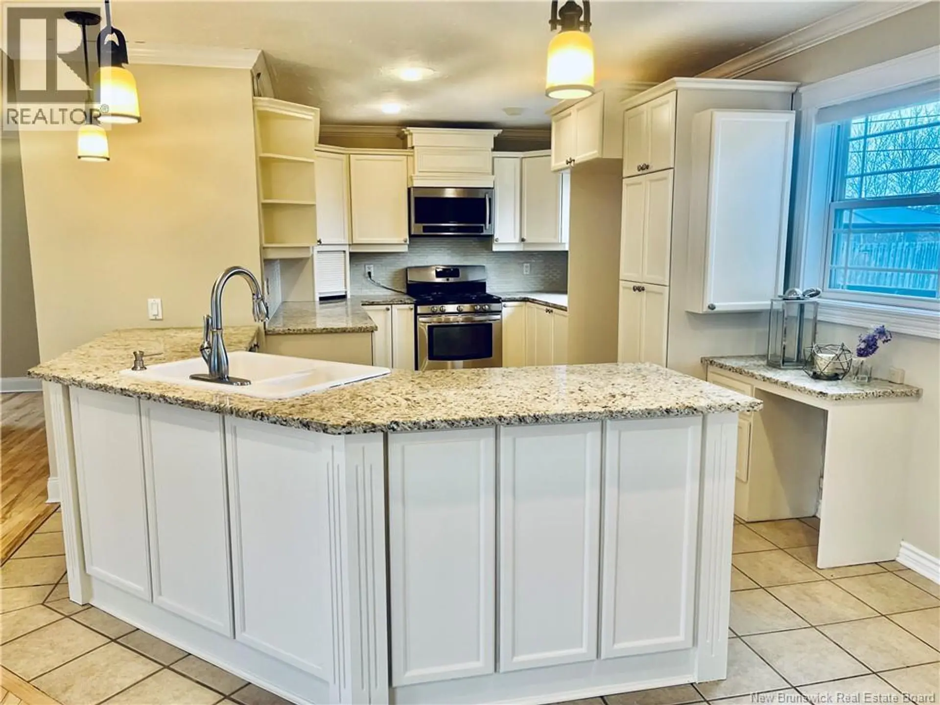 72 Bliss Carman Drive - Image 2