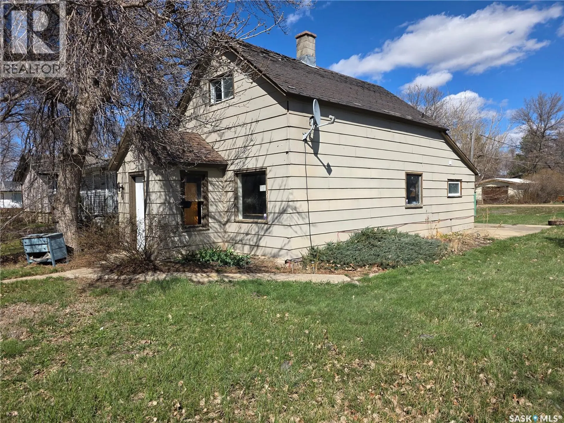 Property at 6371 Queens AVENUE, Gull Lake, SK