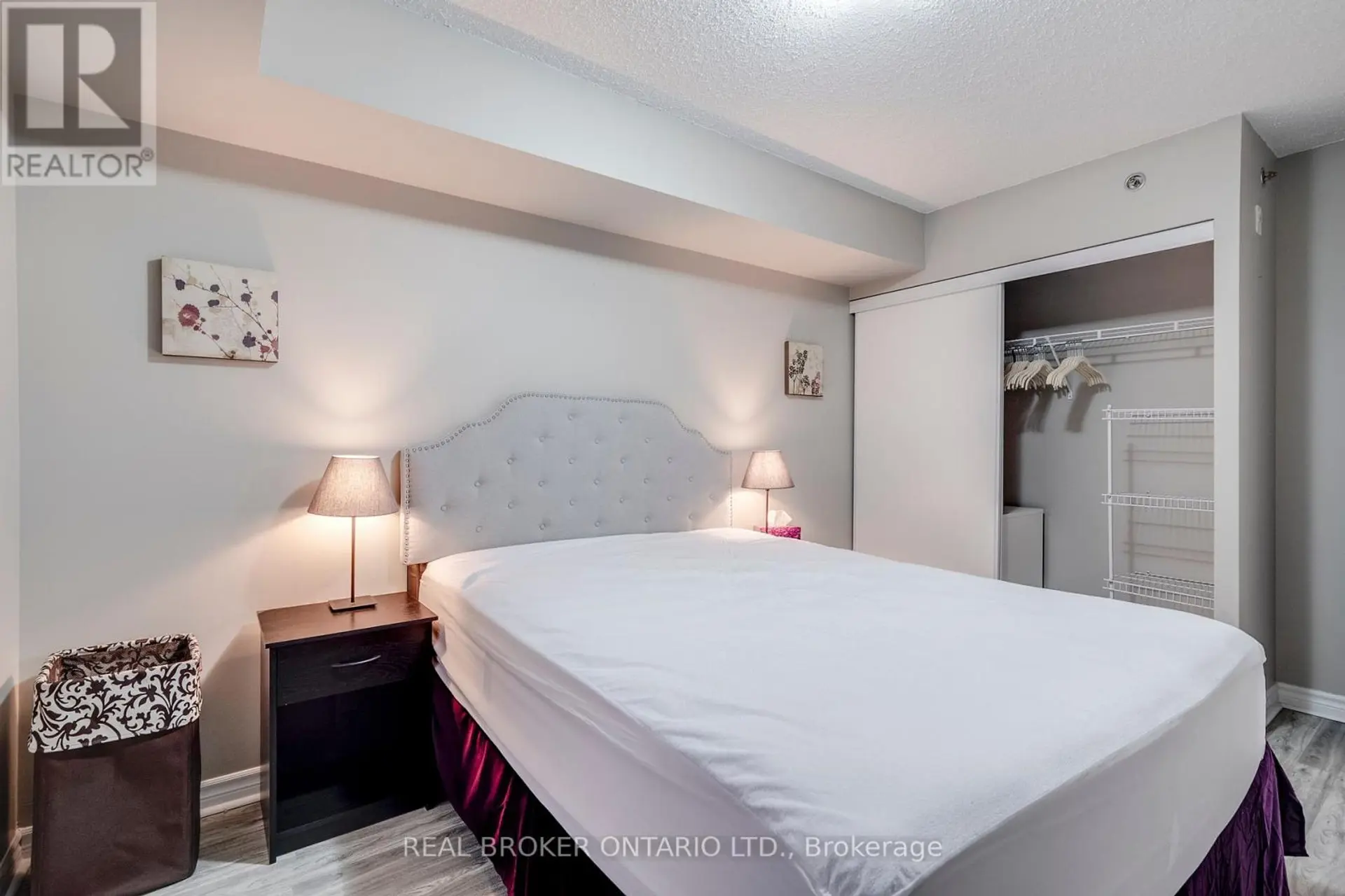 #225 35 SARANAC BOULEVARD - Image 11