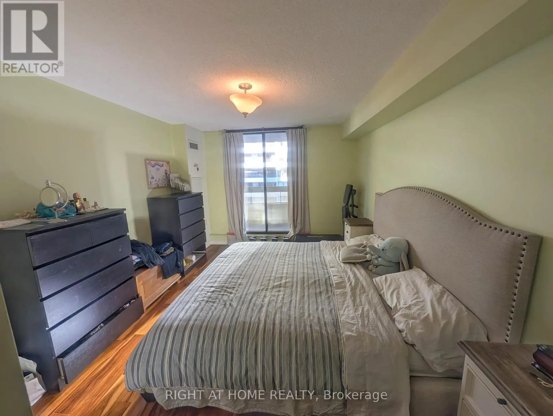 #607 80 QUEBEC AVENUE - Image 10