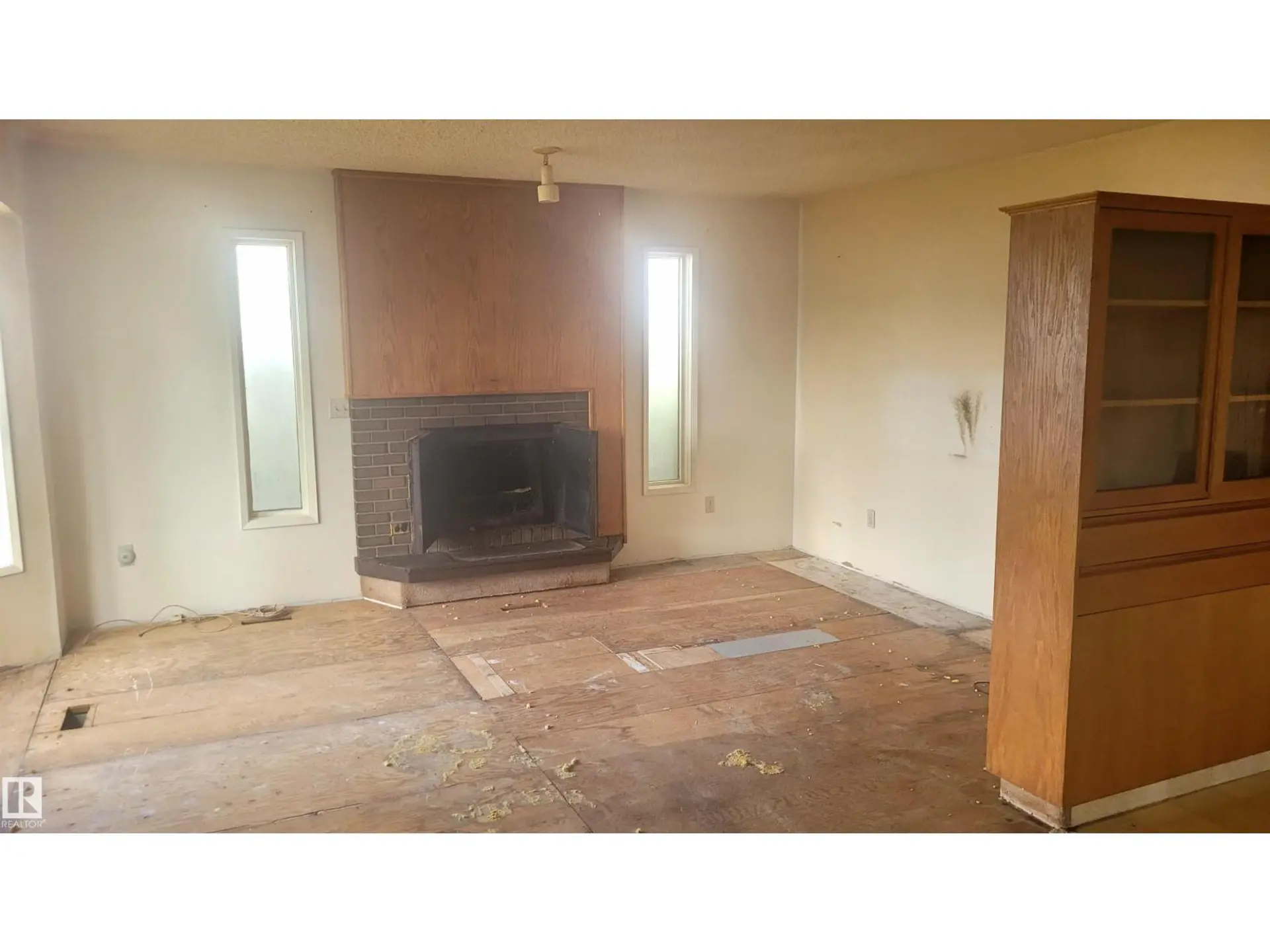 9921 162 ST NW - Image 4