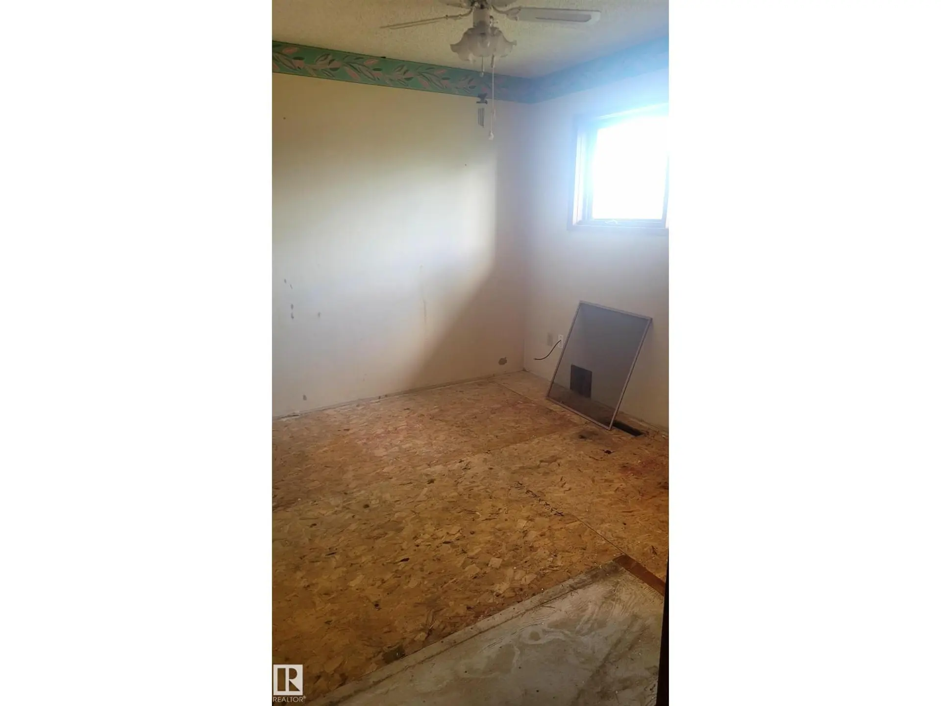 9921 162 ST NW - Image 11