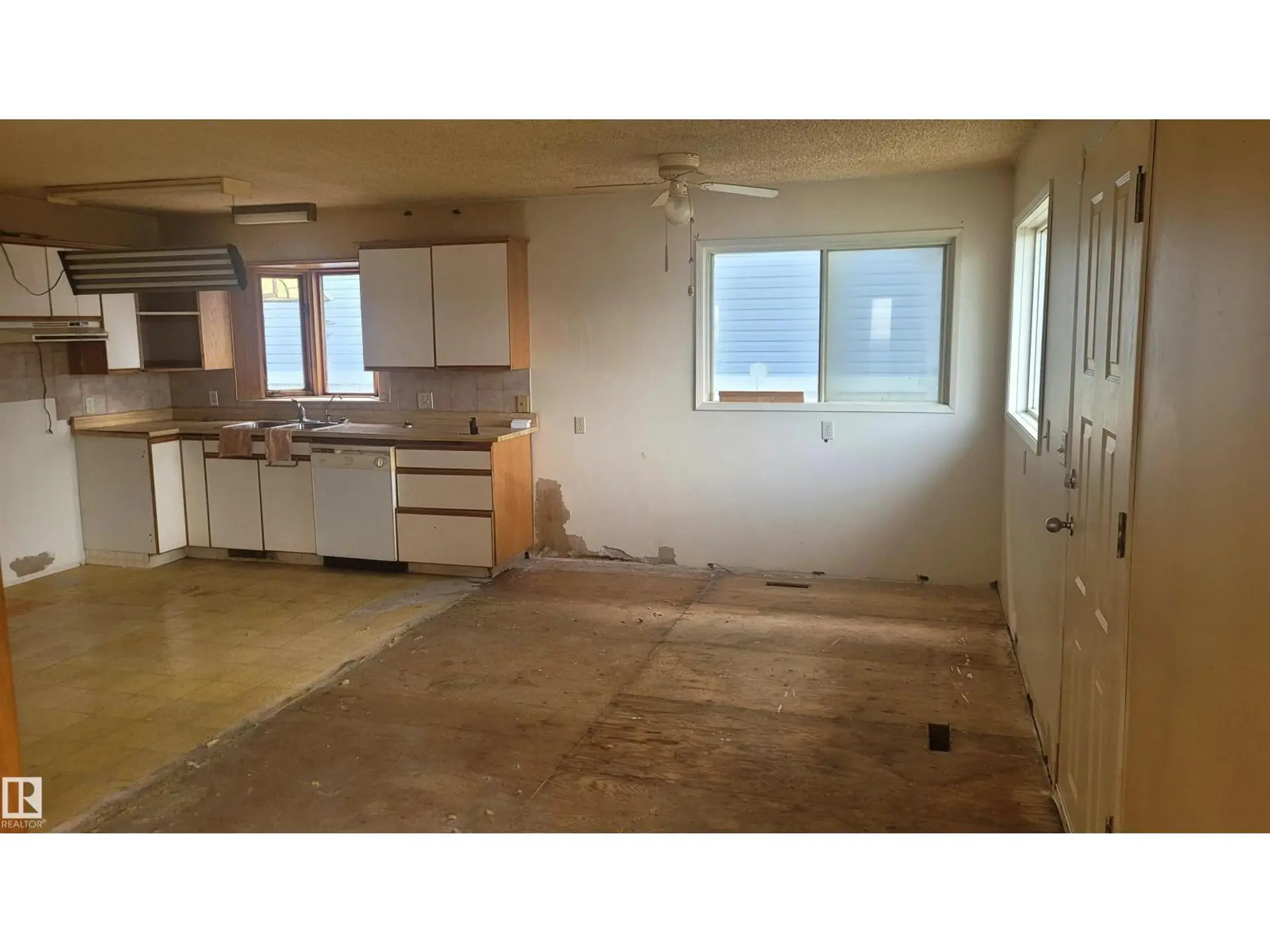 9921 162 ST NW - Image 7