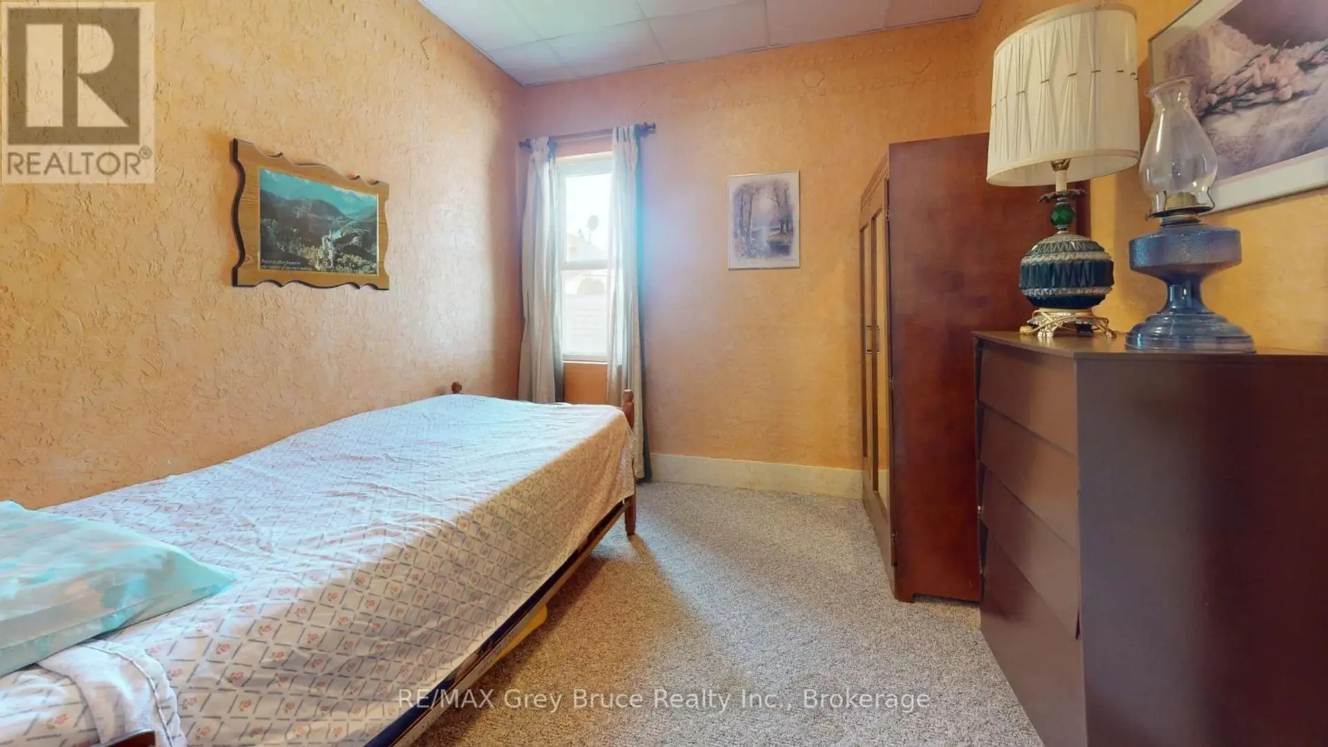 236 2ND AVENUE S - Image 10
