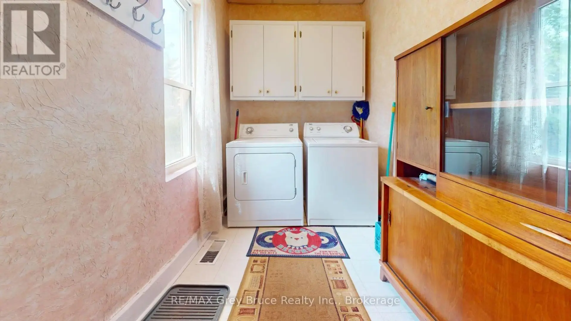 236 2ND AVENUE S - Image 13