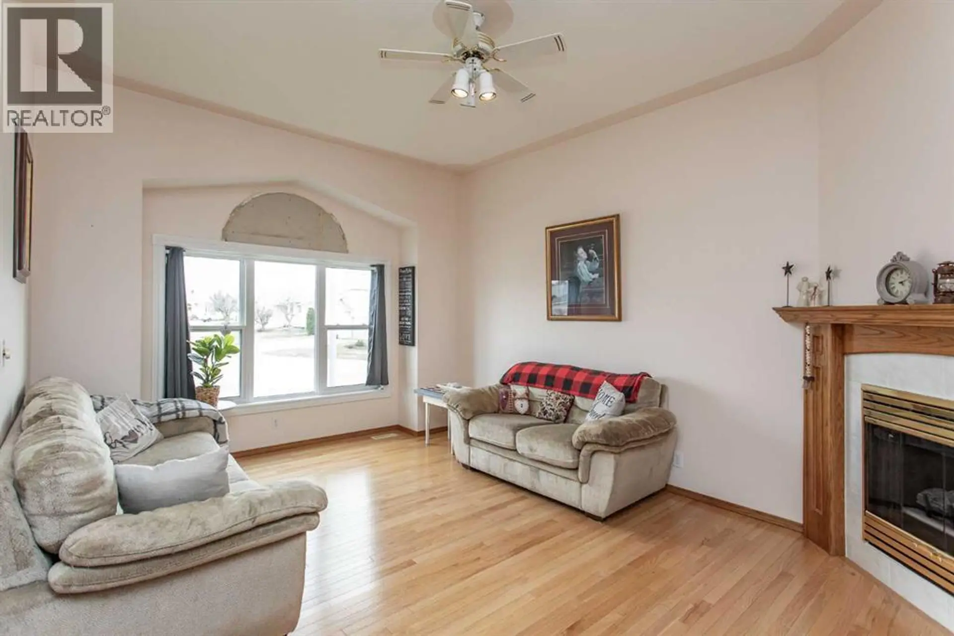 14 Lincoln Park - Image 2