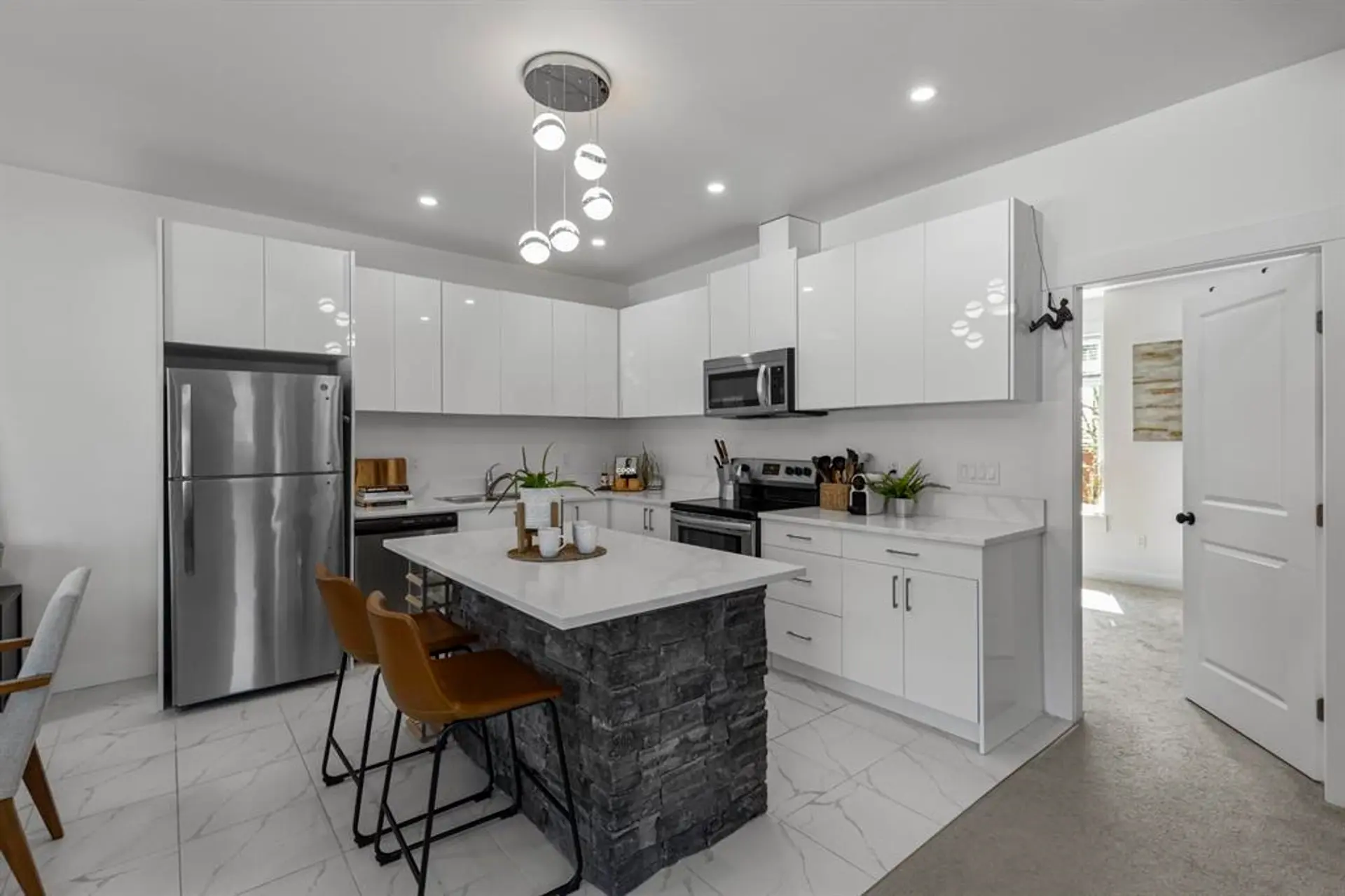 #1 548 Park Street - Image 3