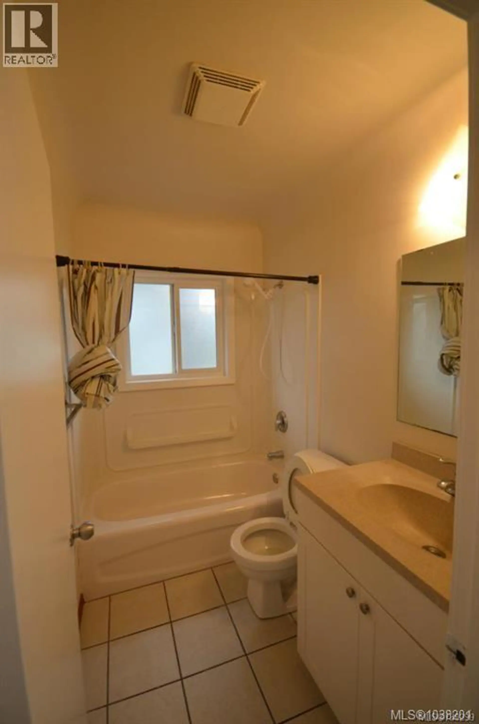 450-452 Craigflower Rd - Image 4