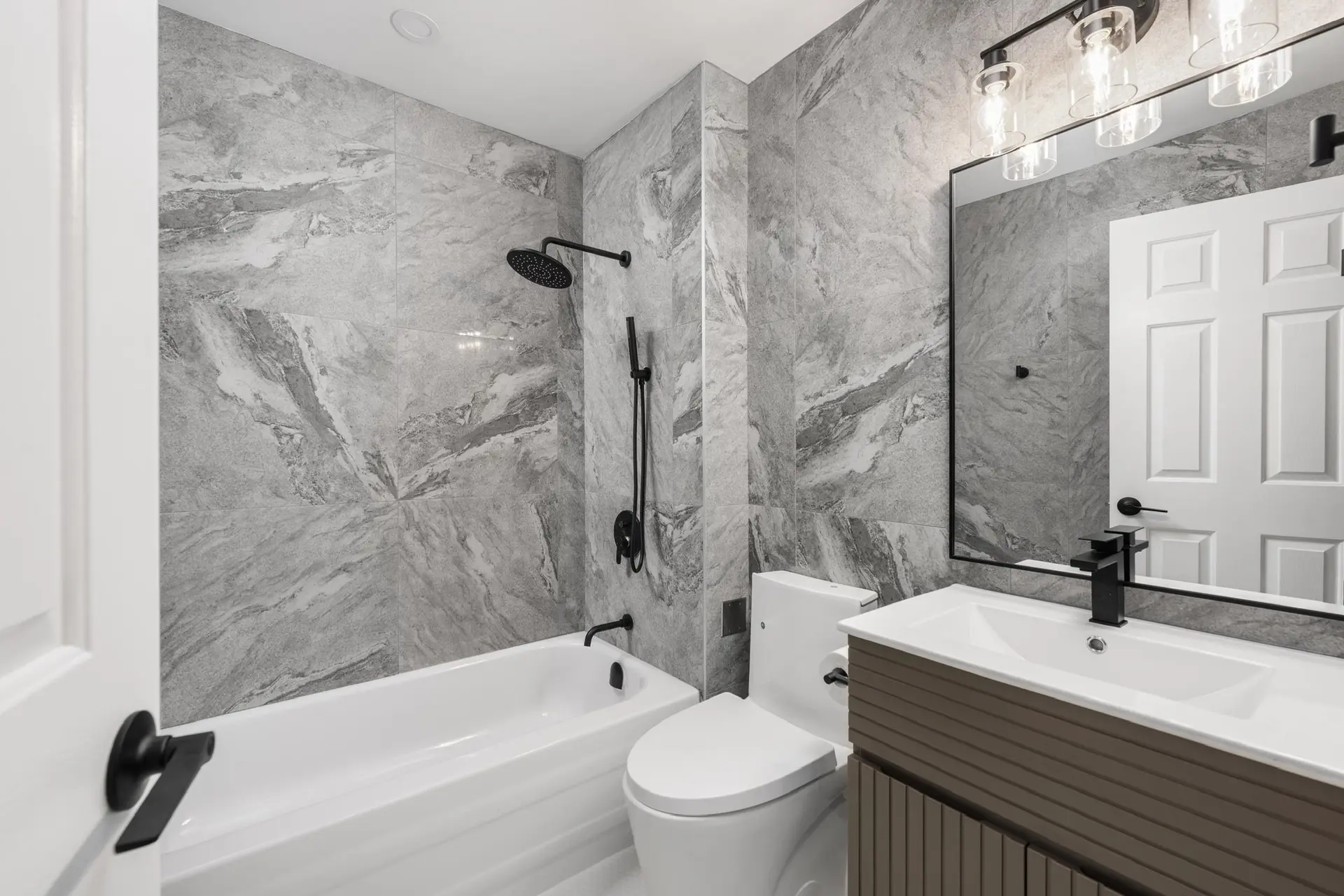 #318 2238 Kingsway - Image 6