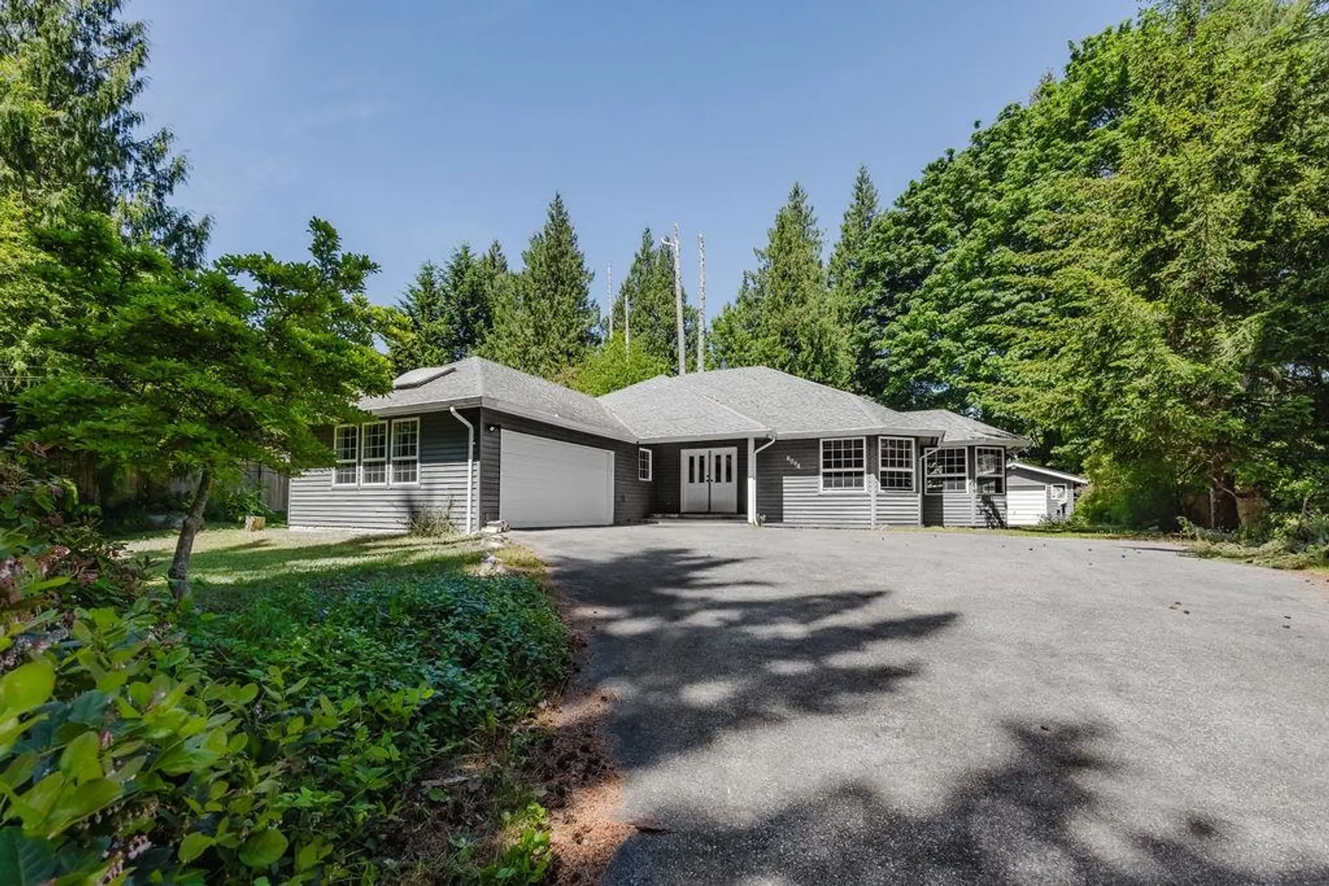 Property at 8094 Alderwood Road, Halfmoon Bay, BC