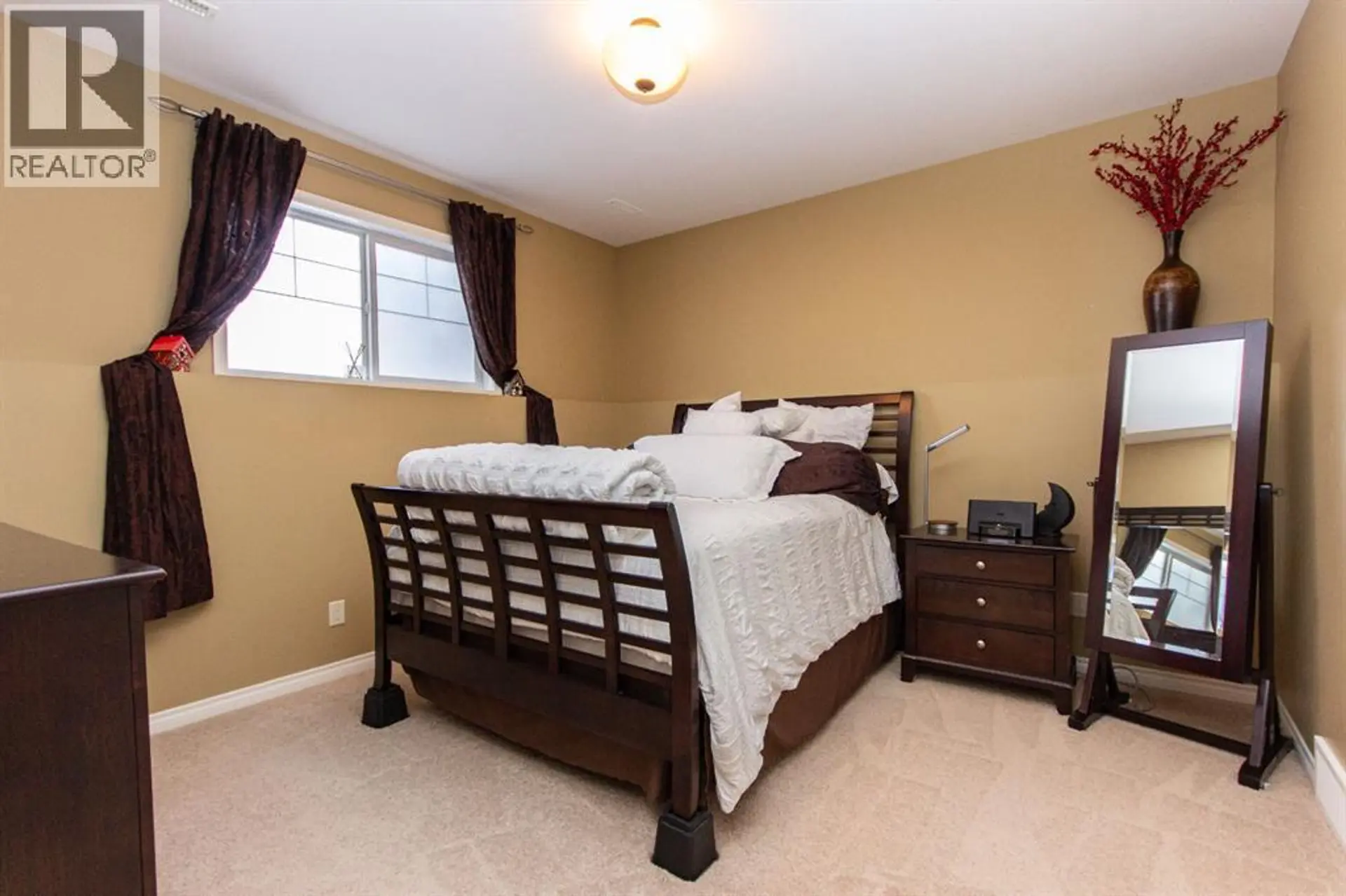 114 Redwood Boulevard - Image 9