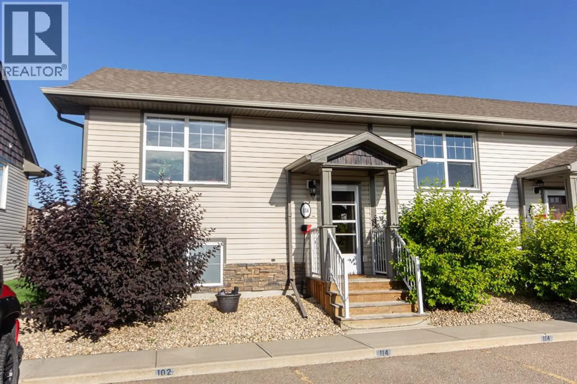 114 Redwood Boulevard - Image 1