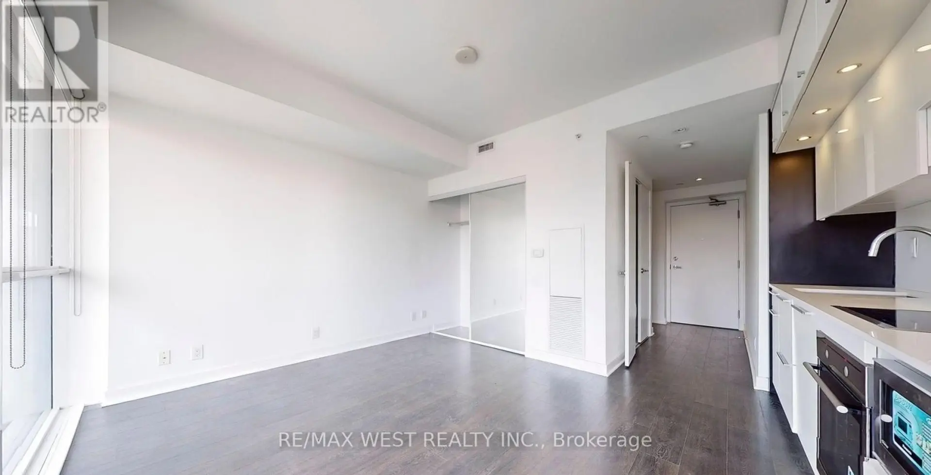 #1106 15 GRENVILLE STREET - Image 9