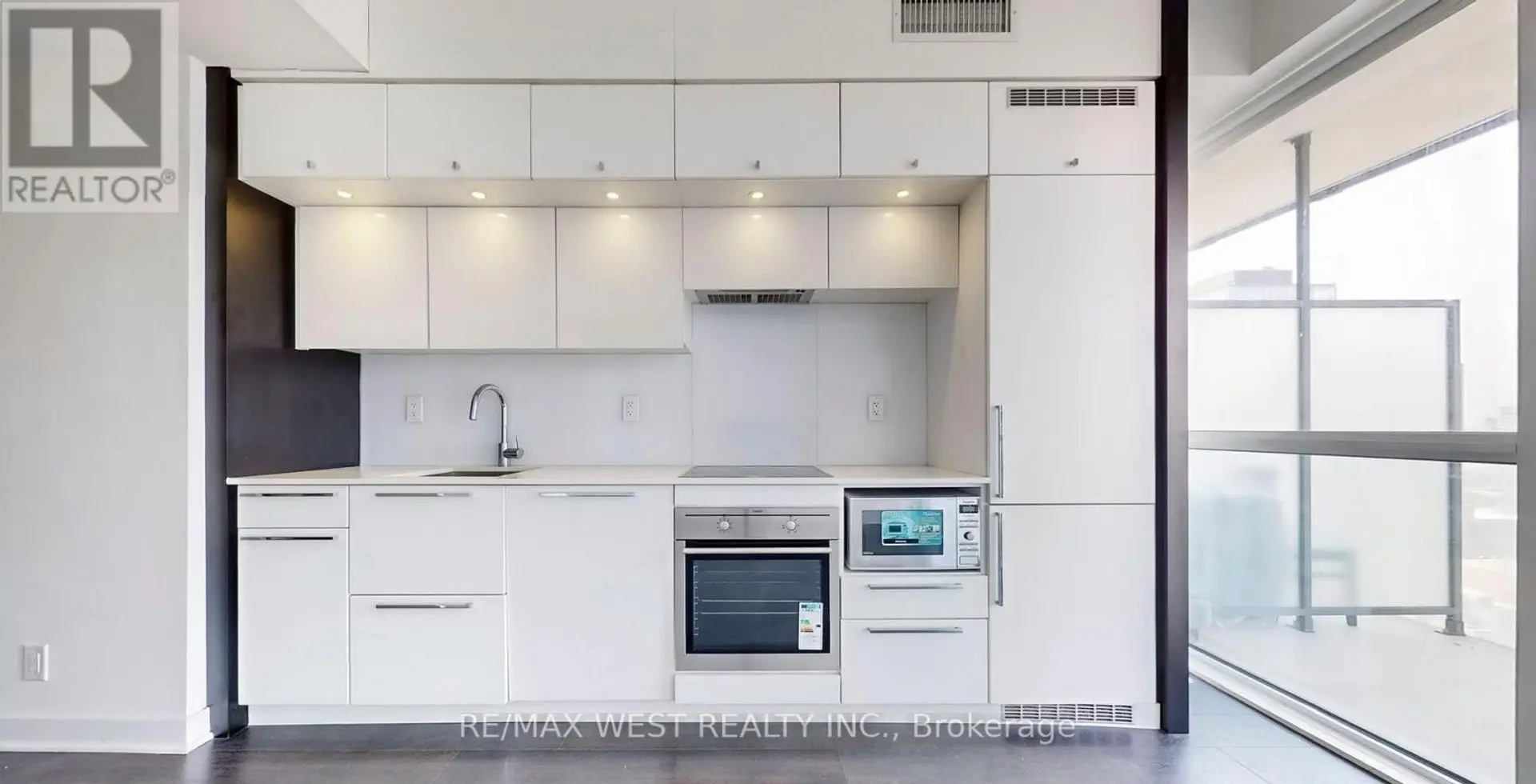 #1106 15 GRENVILLE STREET - Image 8