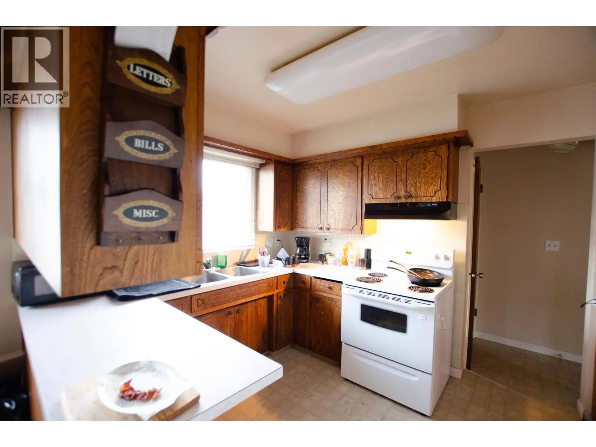 2110 OAK STREET - Image 5