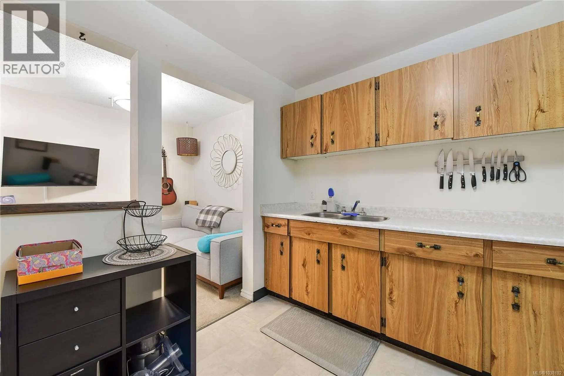 #105 81 Gorge Rd W - Image 5