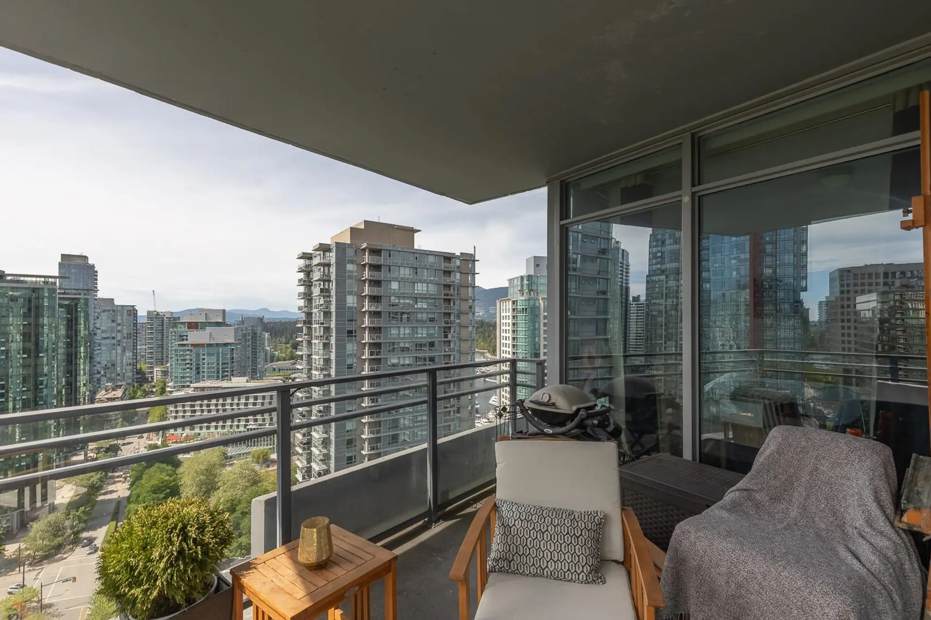 #2405 1205 W Hastings Street - Image 11