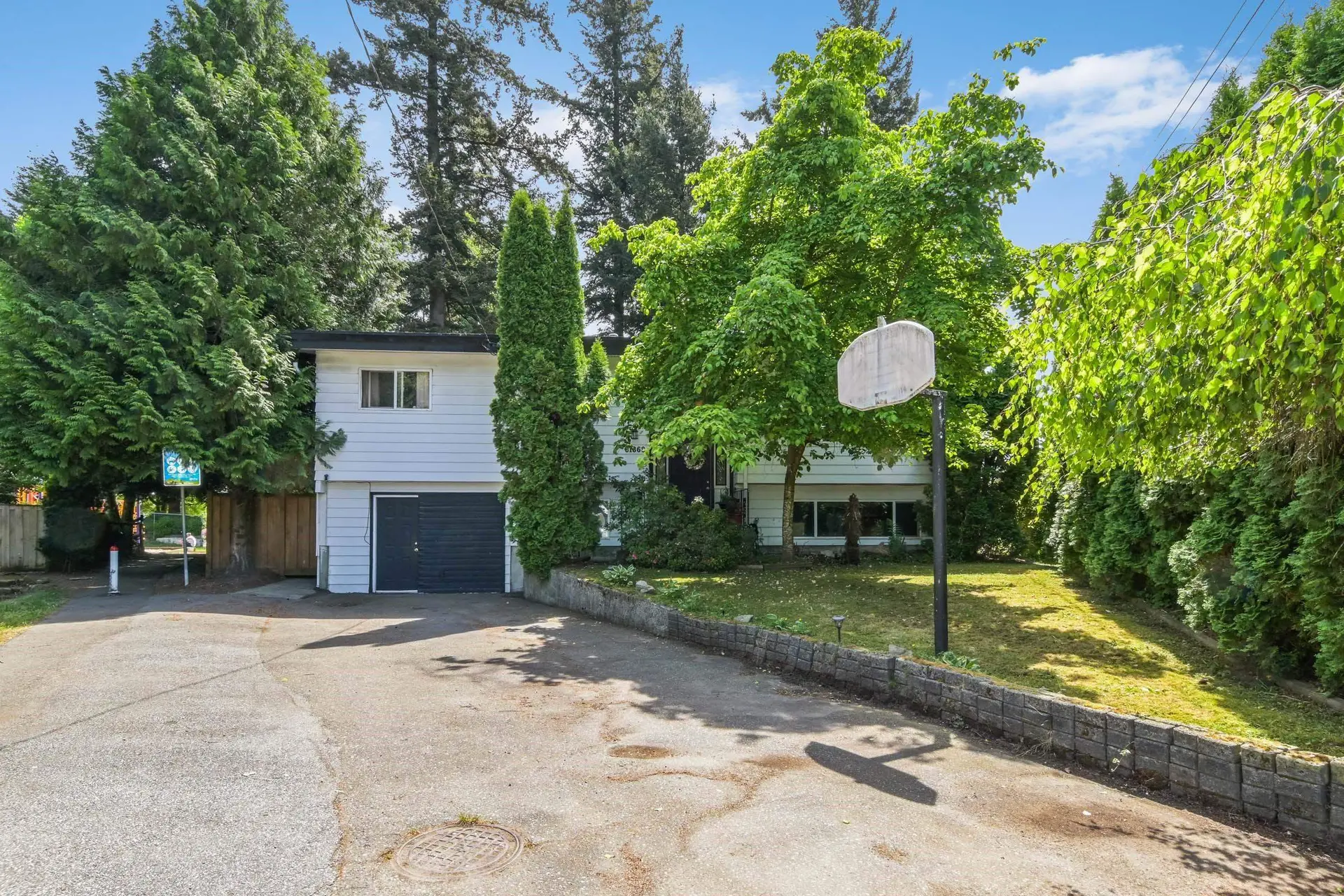 Property at 31868 Carlsrue Avenue, Abbotsford, BC