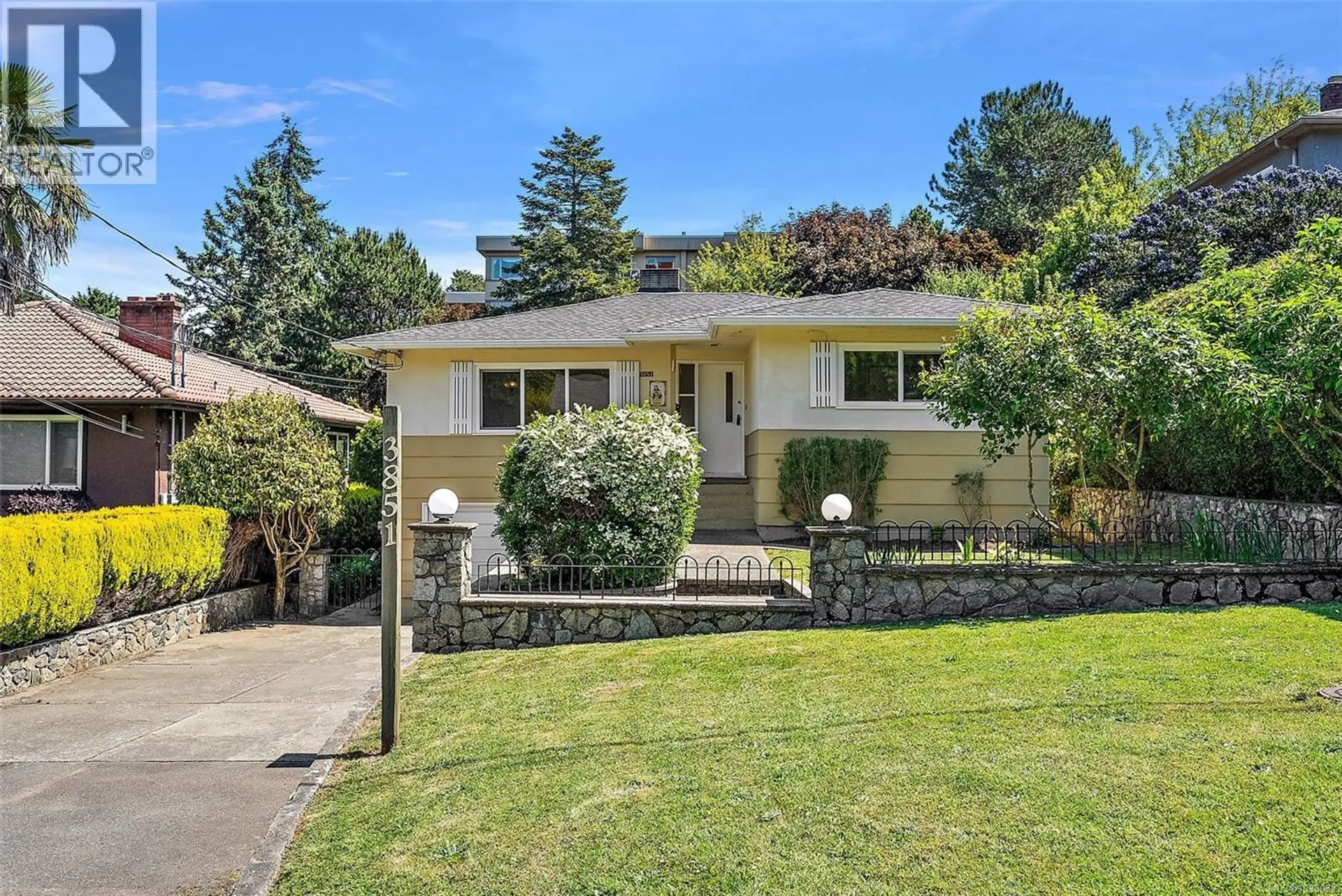 Property at 3851 Saul St, Saanich, BC