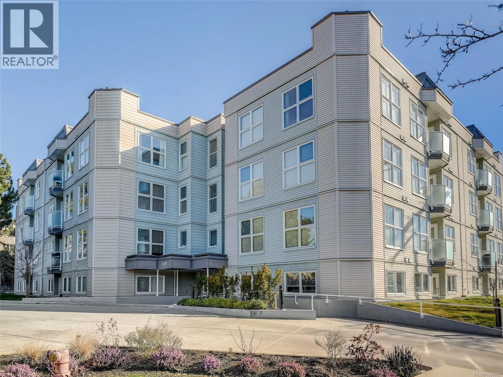Property at #302 1201 Hillside Ave, Victoria, BC