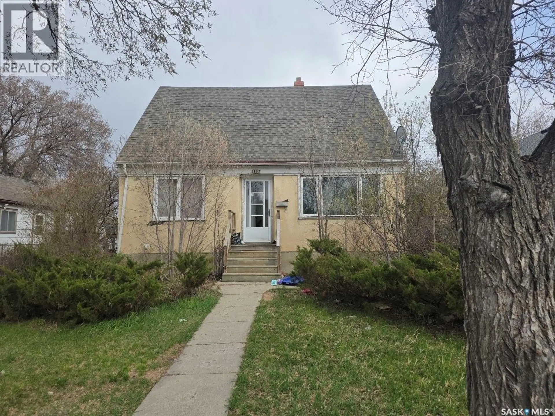 1167 Elphinstone STREET - Image 1