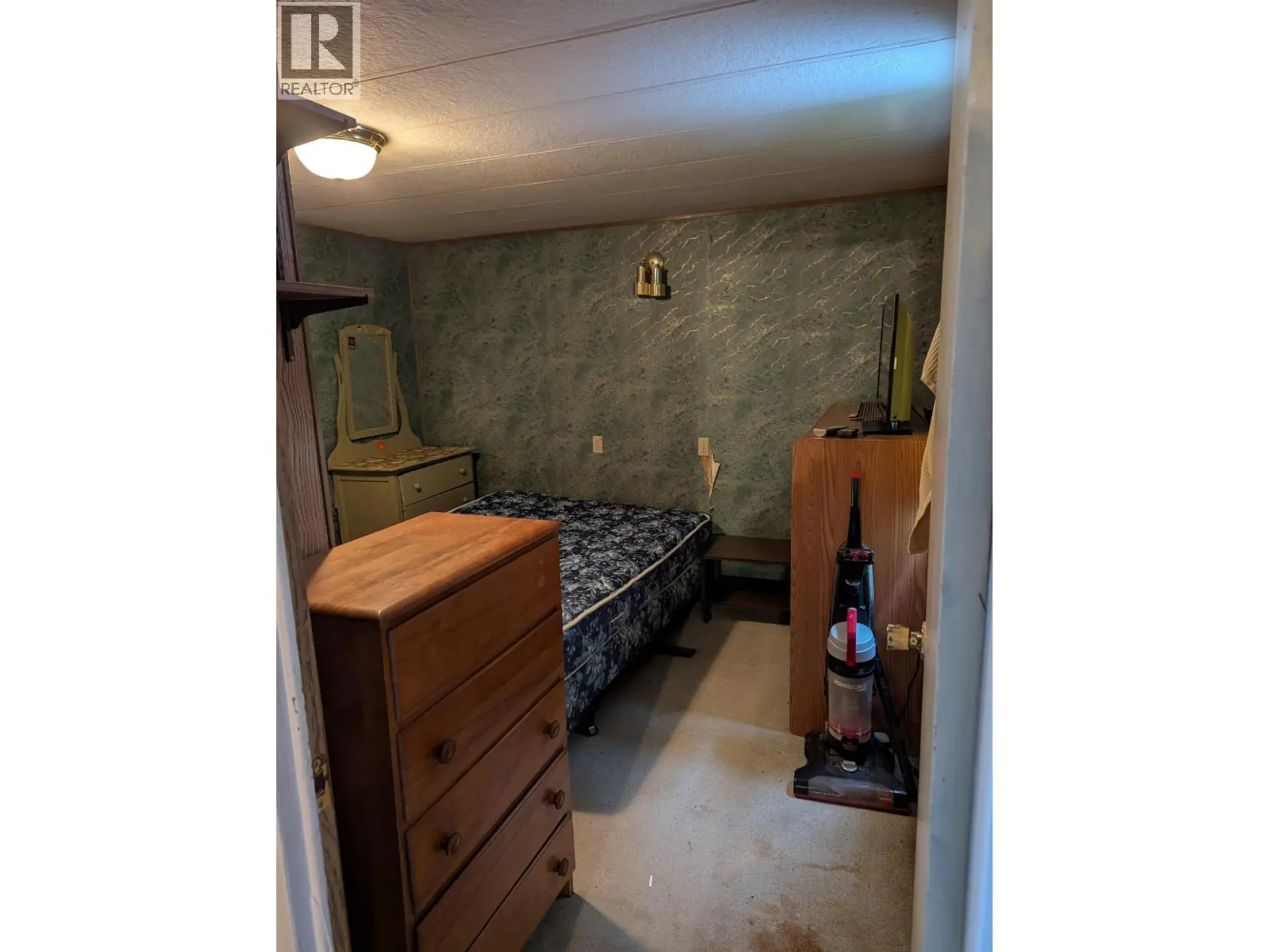 #35 3730 LANSDOWNE CRESCENT - Image 6