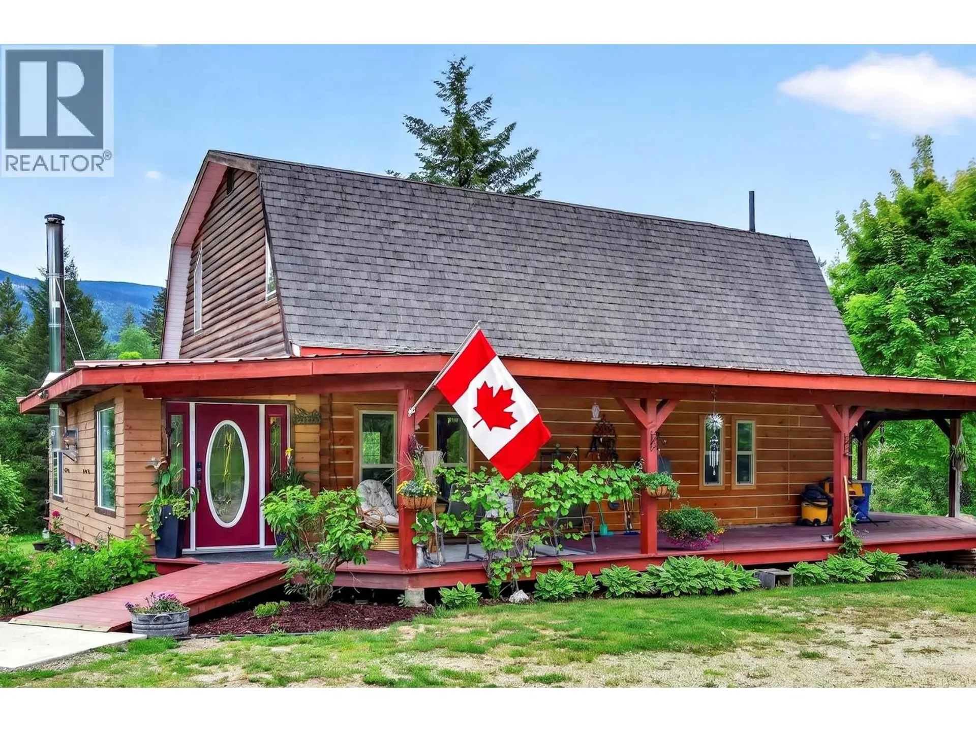 Property at 2236 YELLOWHEAD Highway, Clearwater, BC