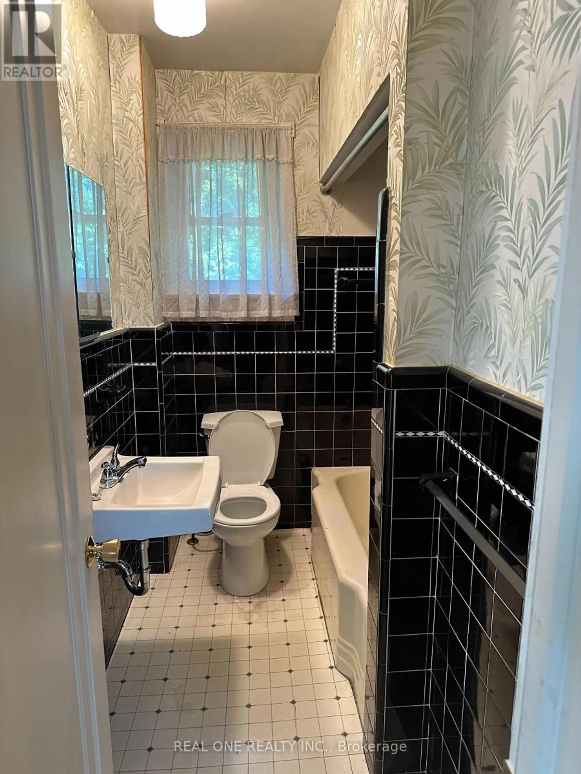 22 PLEASANT VIEW DRIVE - Image 5