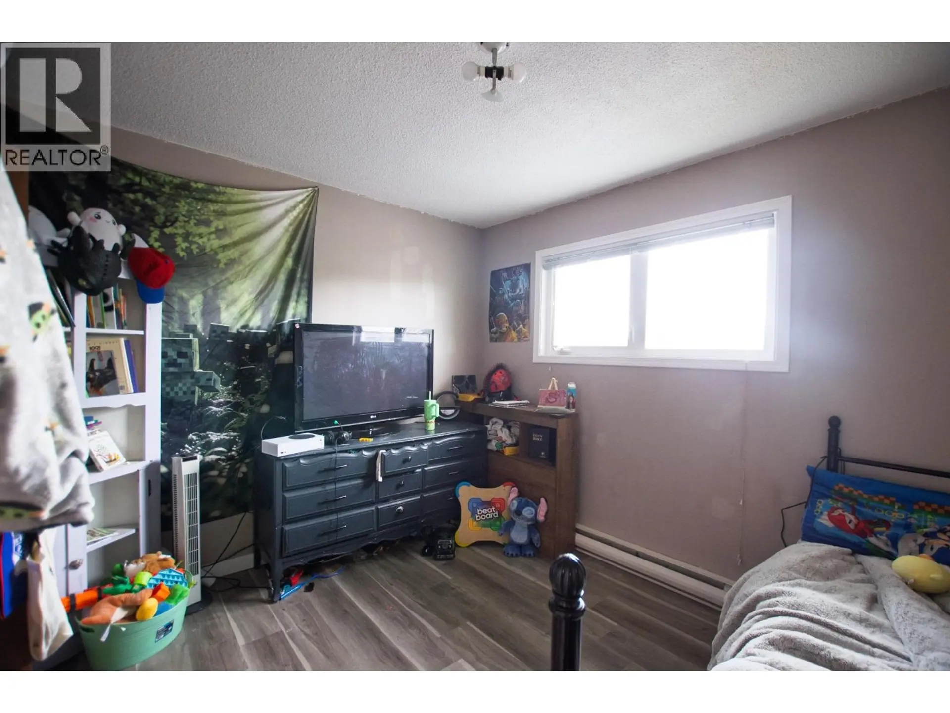 345 BEECH CRESCENT - Image 10