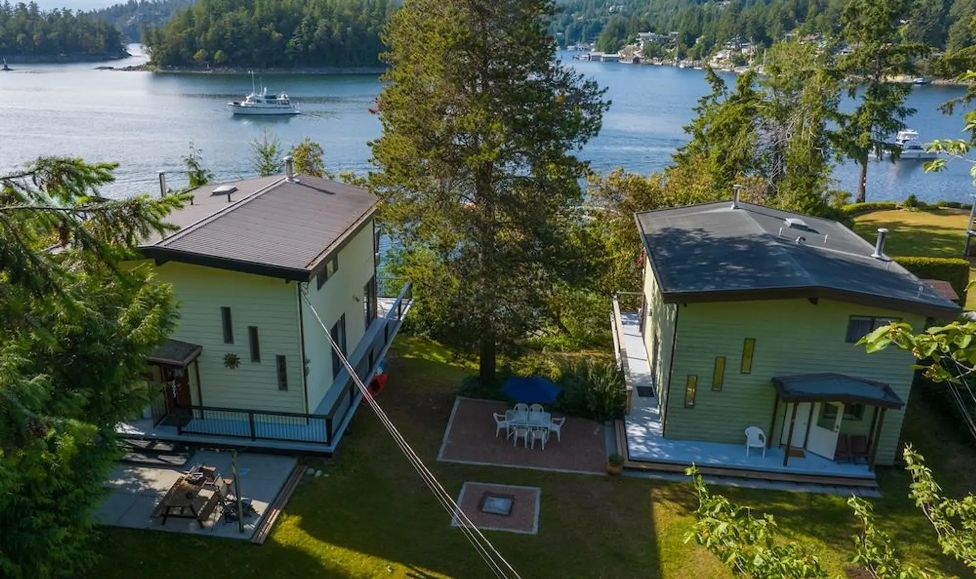 Property at 4977-4979 Gonzales Road, Madeira Park, BC