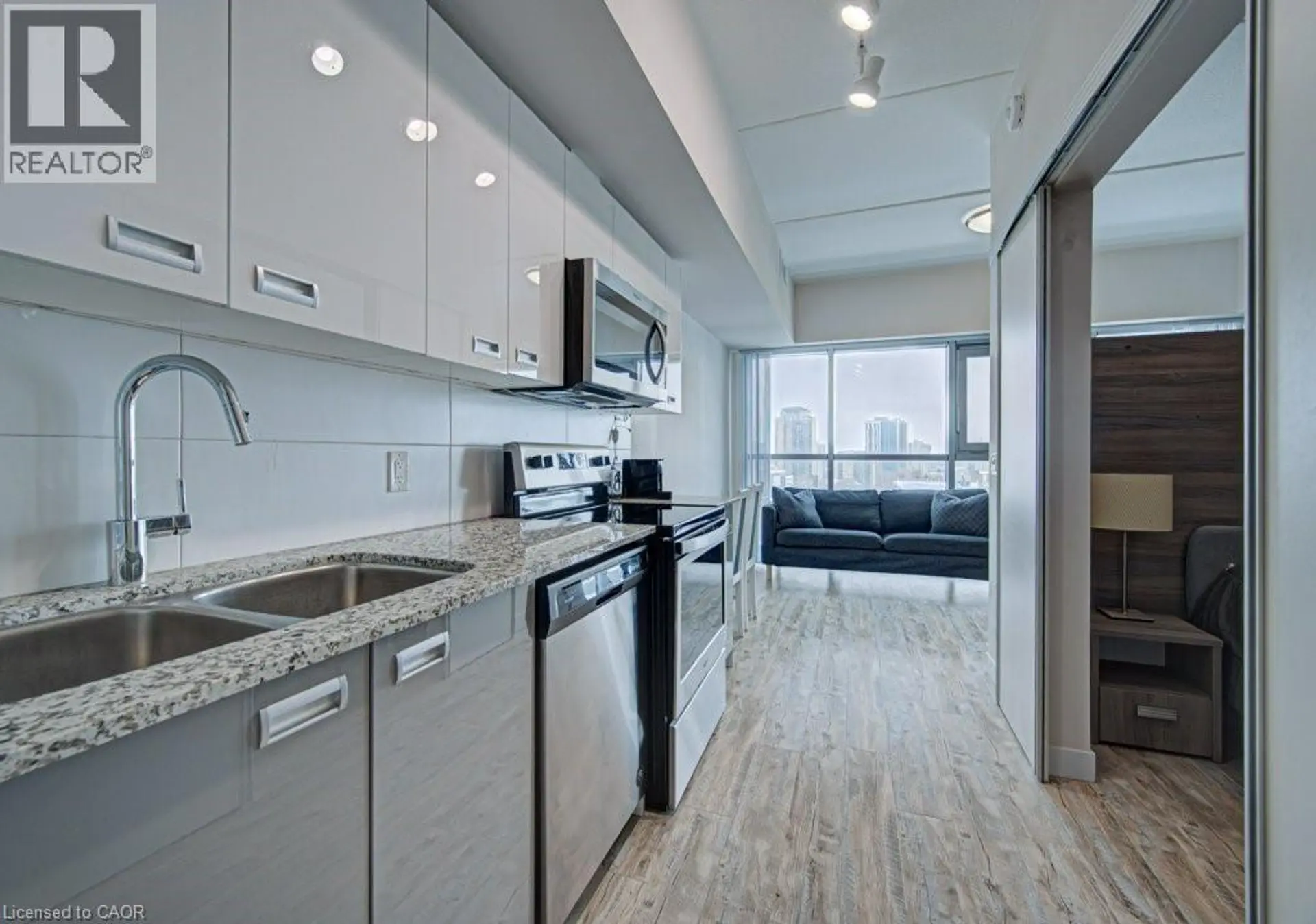 #606 257 HEMLOCK Street - Image 10