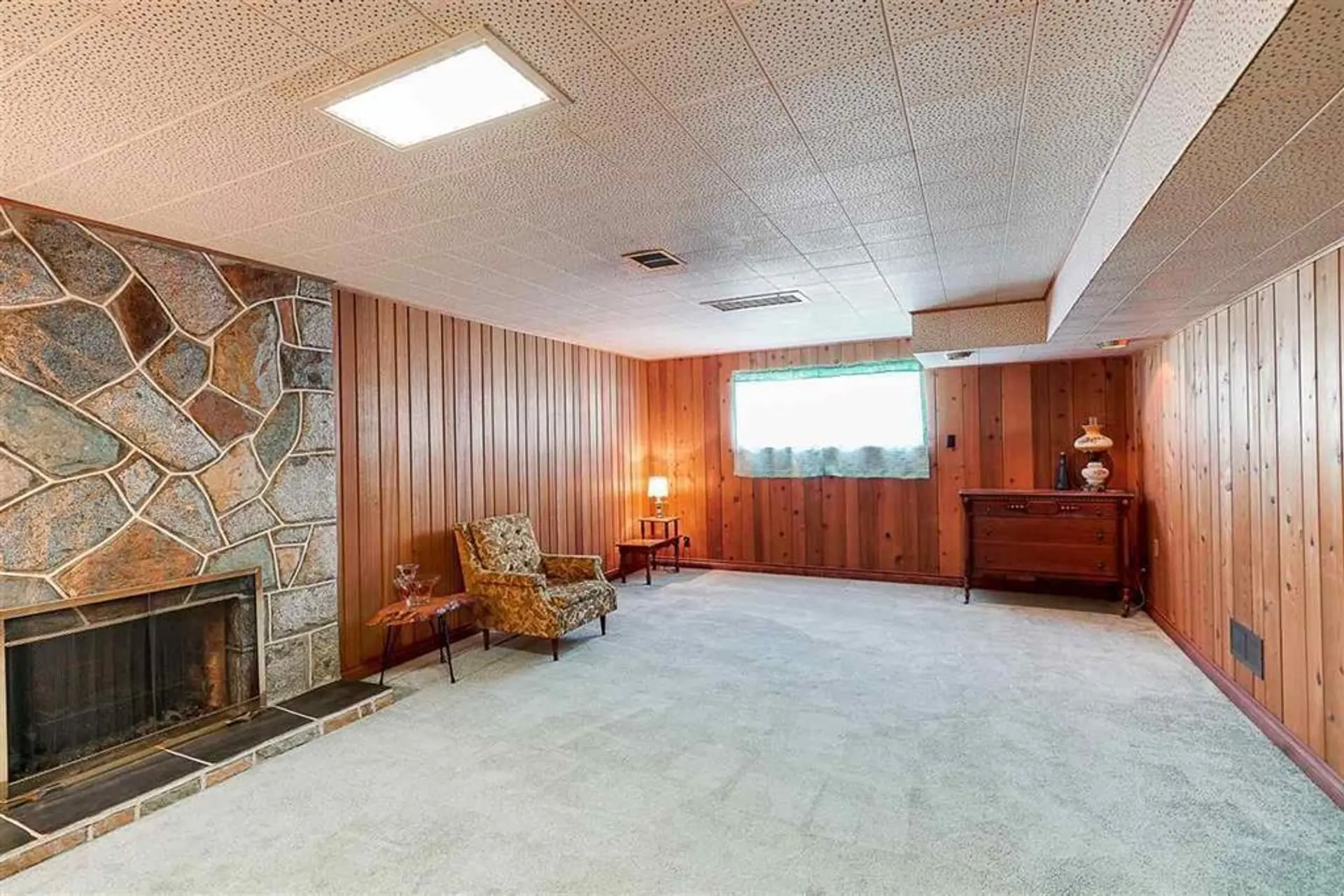 7833 Coquitlam Street - Image 10