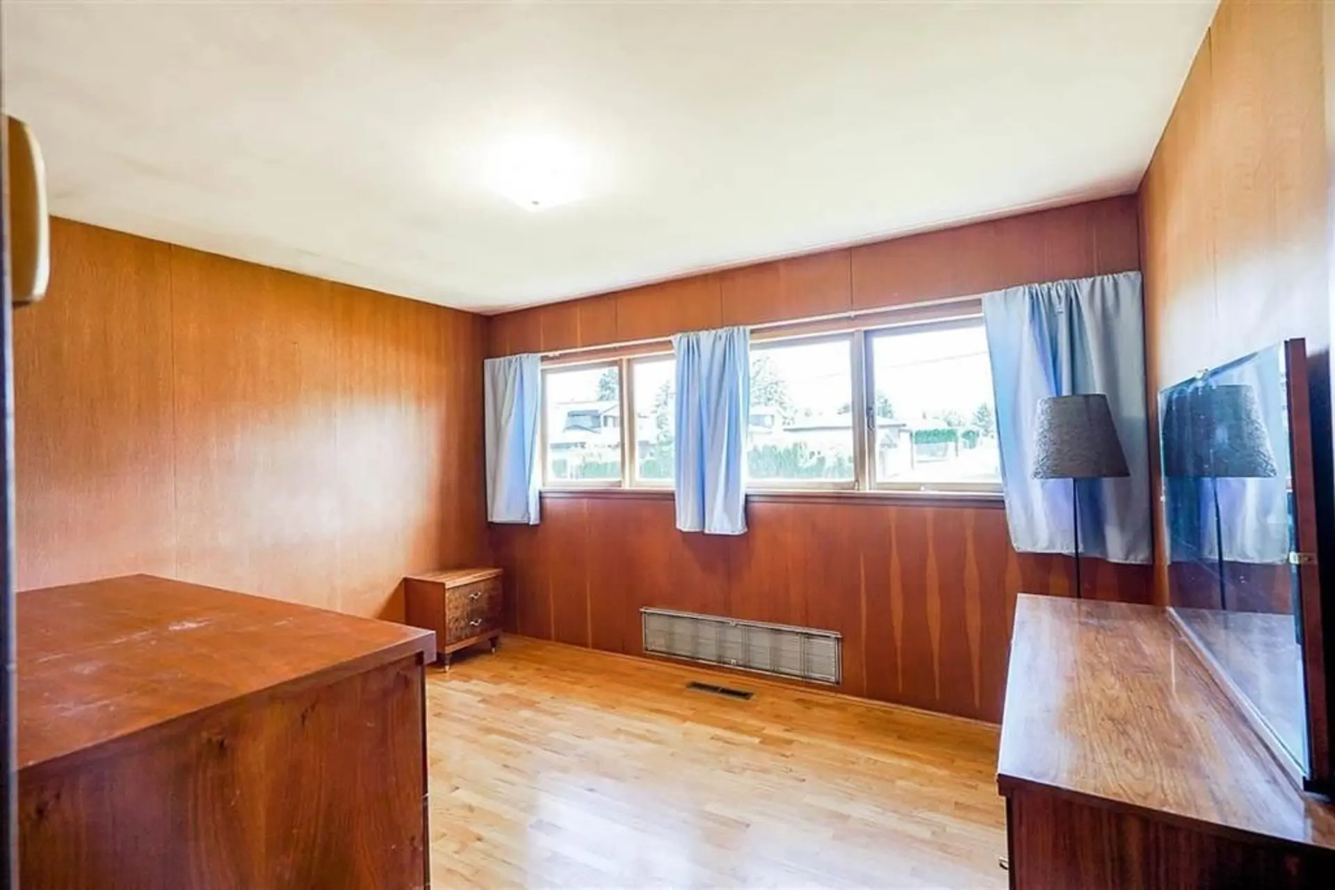 7833 Coquitlam Street - Image 8