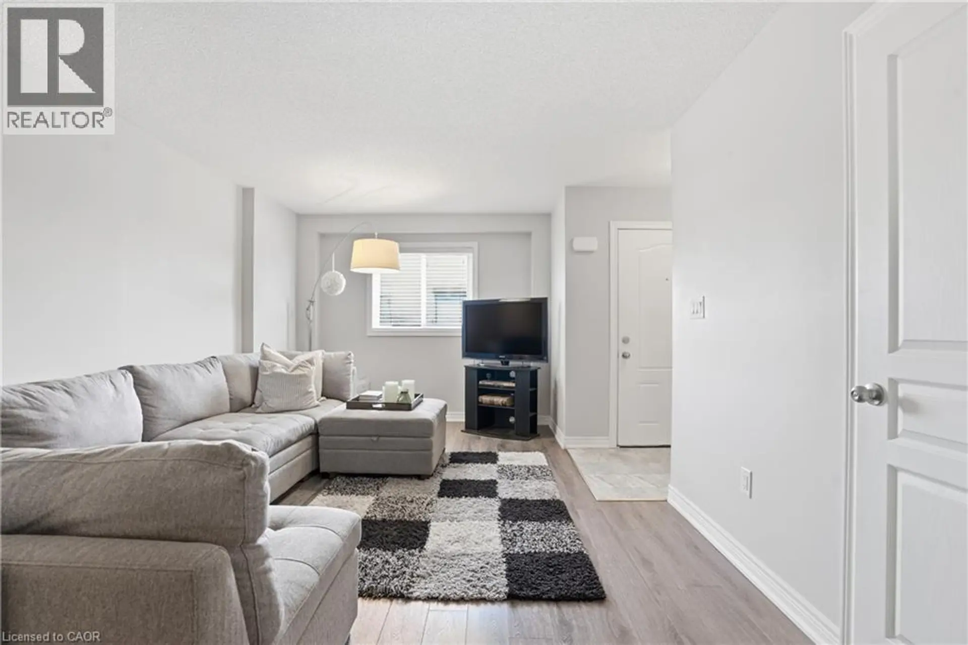 #49 6118 KELSEY Crescent - Image 5