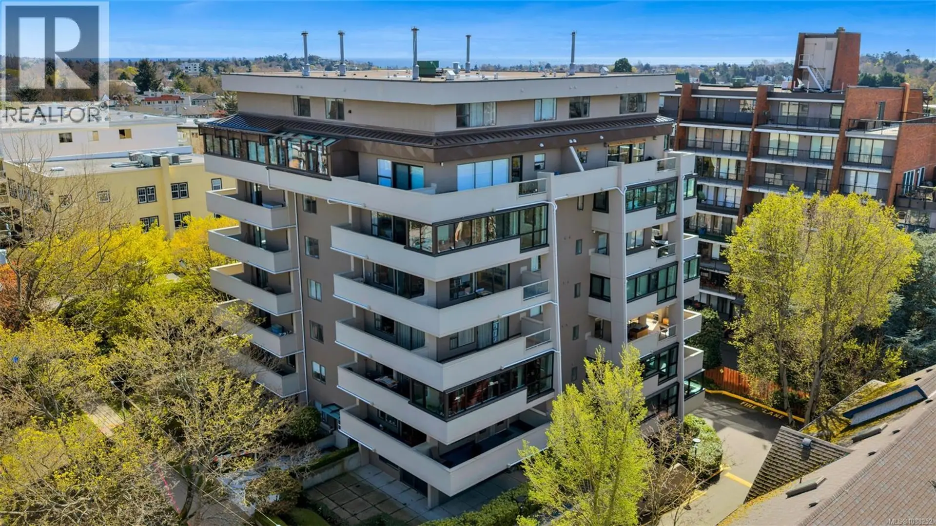 Property at #805 819 Burdett Ave, Victoria, BC
