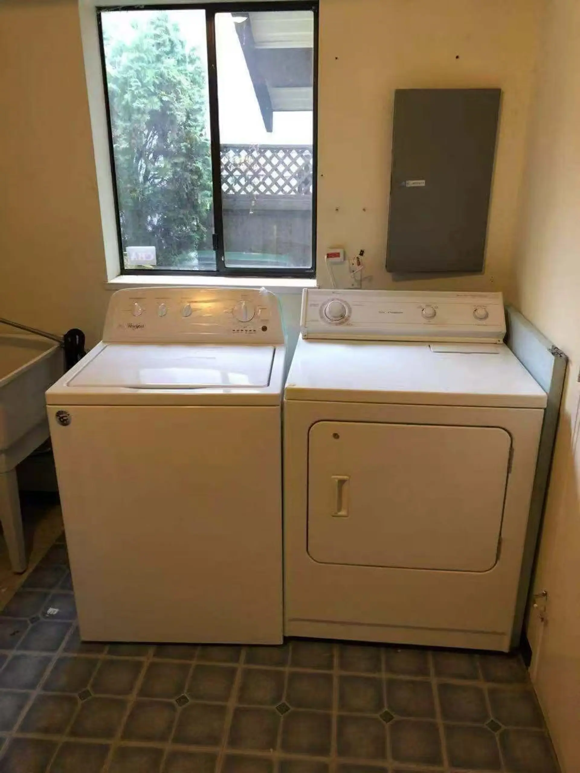 7868 Elwell Street - Image 13