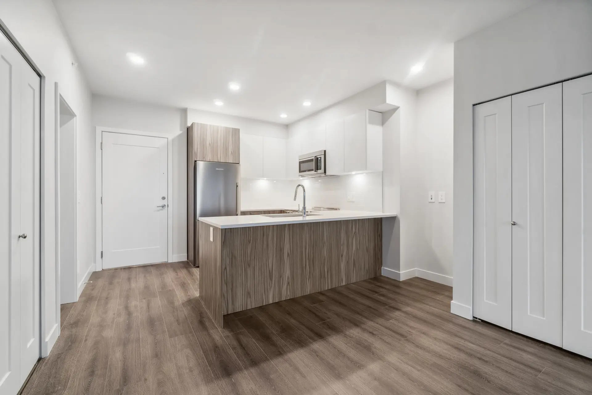 #403 5535 Hastings Street - Image 4