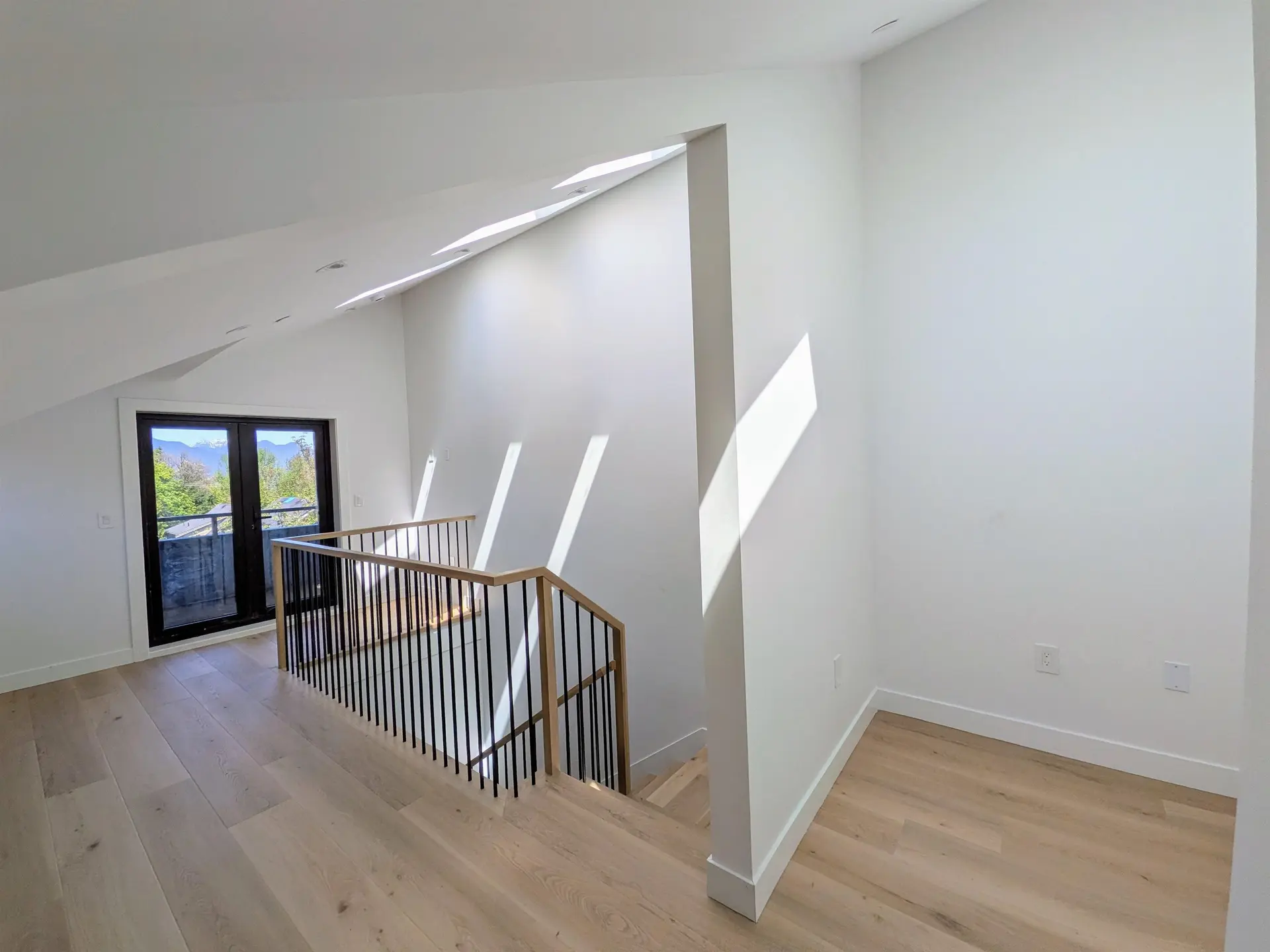920 E 16th Avenue - Image 12