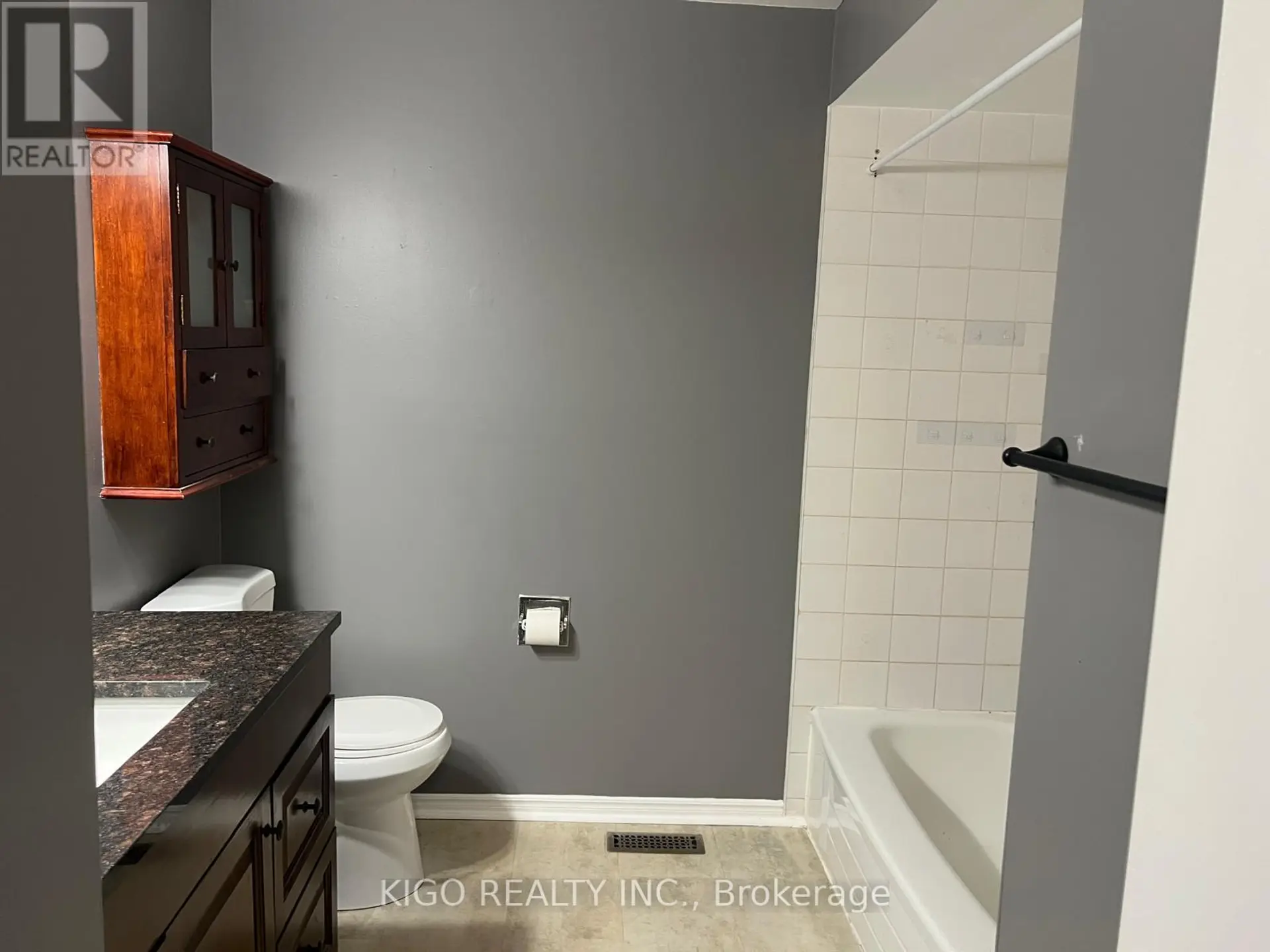 #121 10 BASSETT BOULEVARD - Image 10