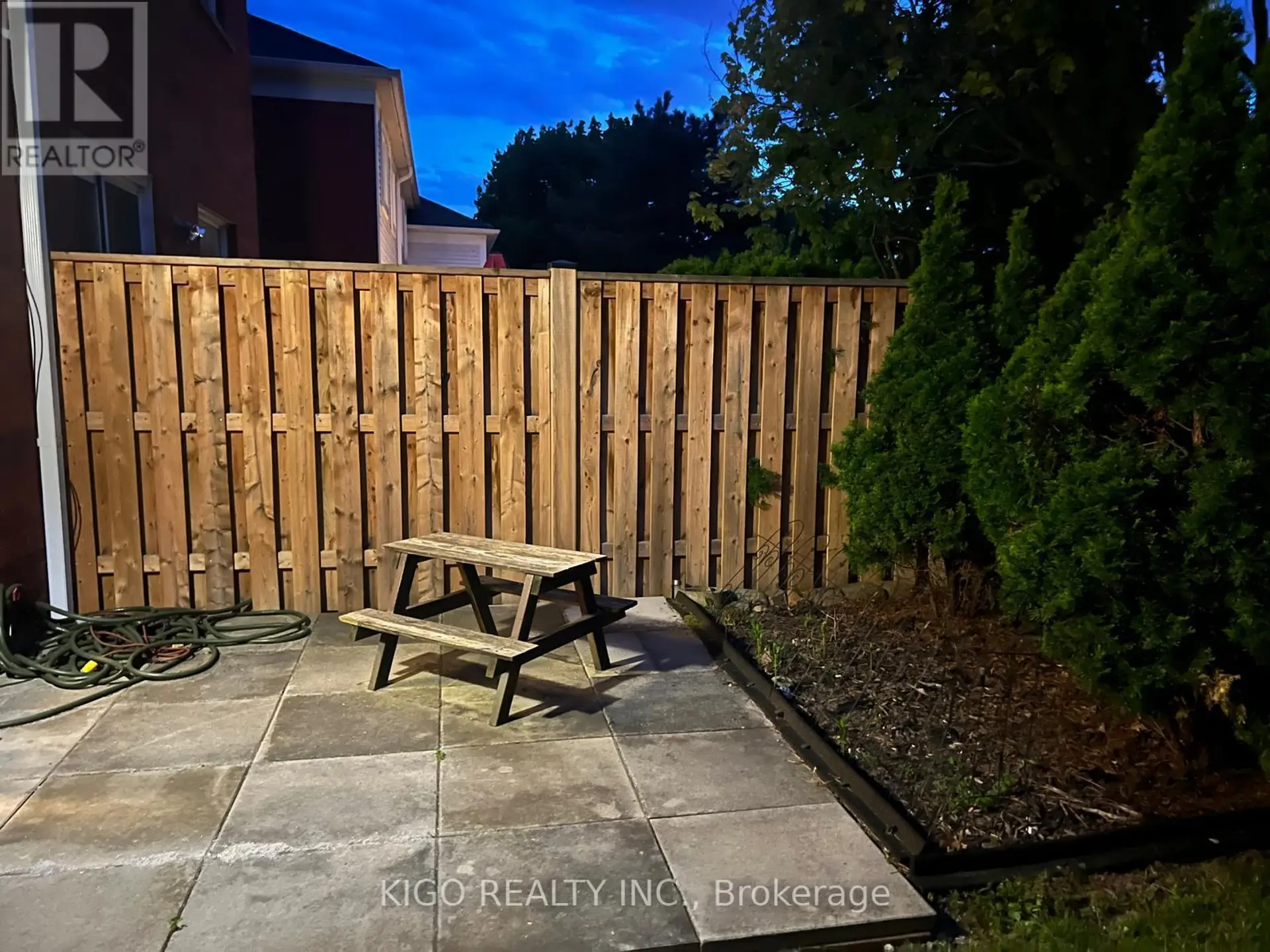 #121 10 BASSETT BOULEVARD - Image 12