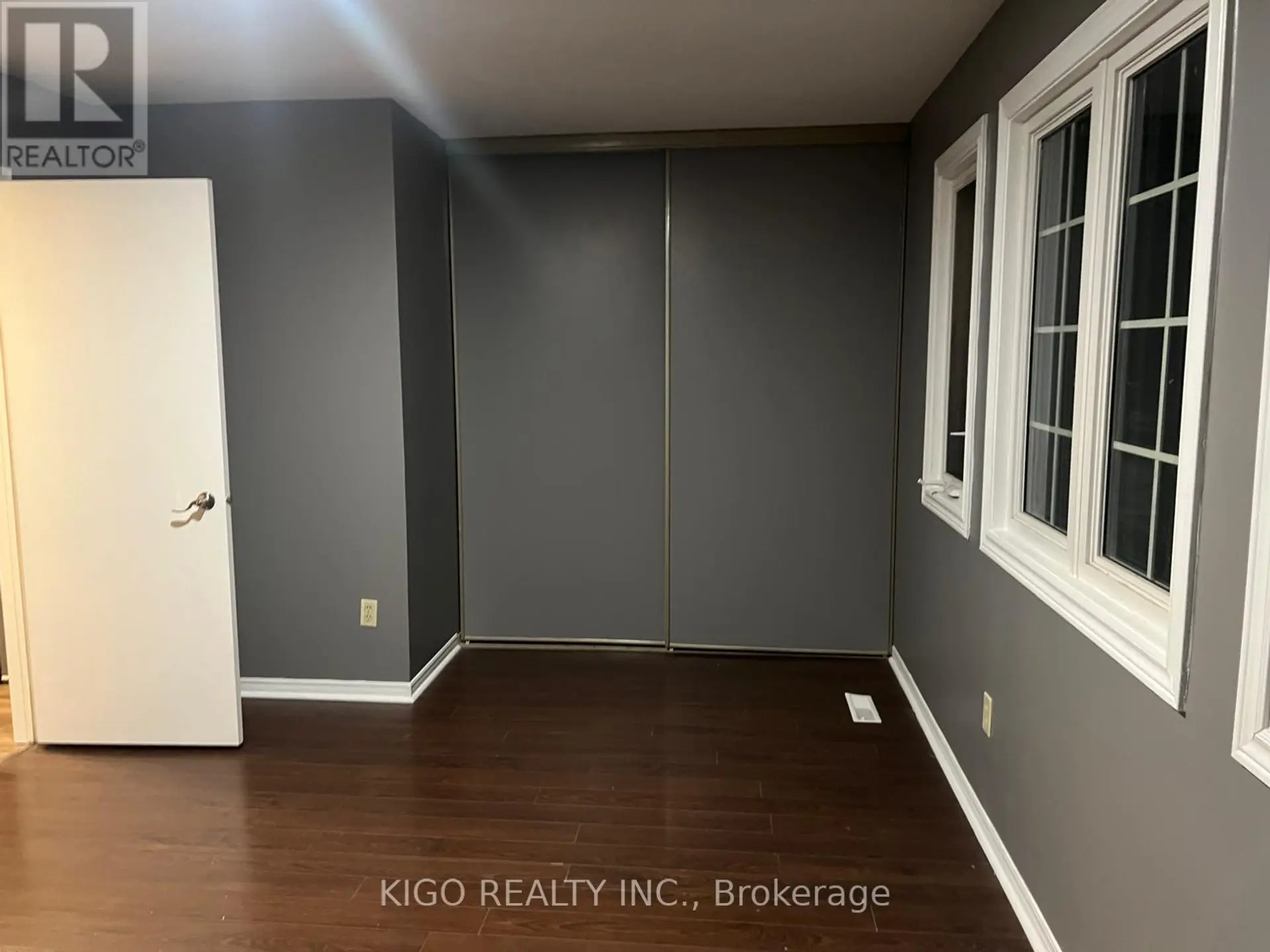 #121 10 BASSETT BOULEVARD - Image 3