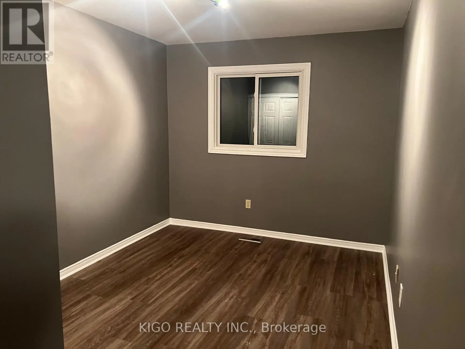 #121 10 BASSETT BOULEVARD - Image 6