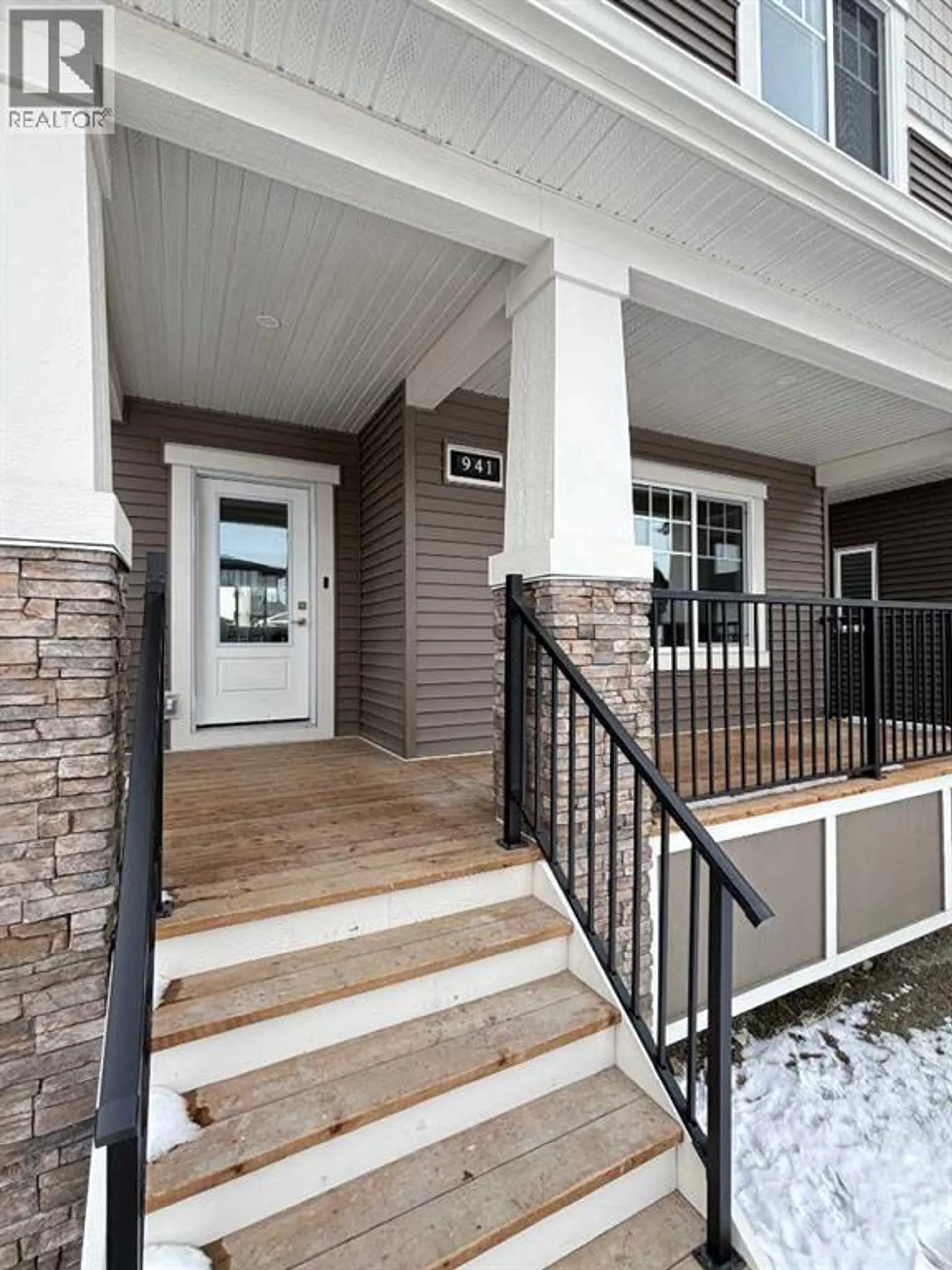 941 Reynolds Lane - Image 2