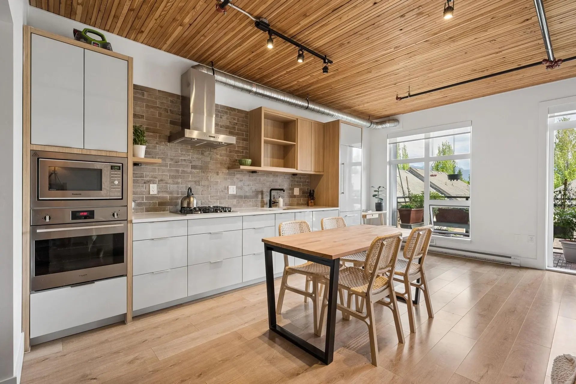 #305 4223 Hastings Street - Image 4