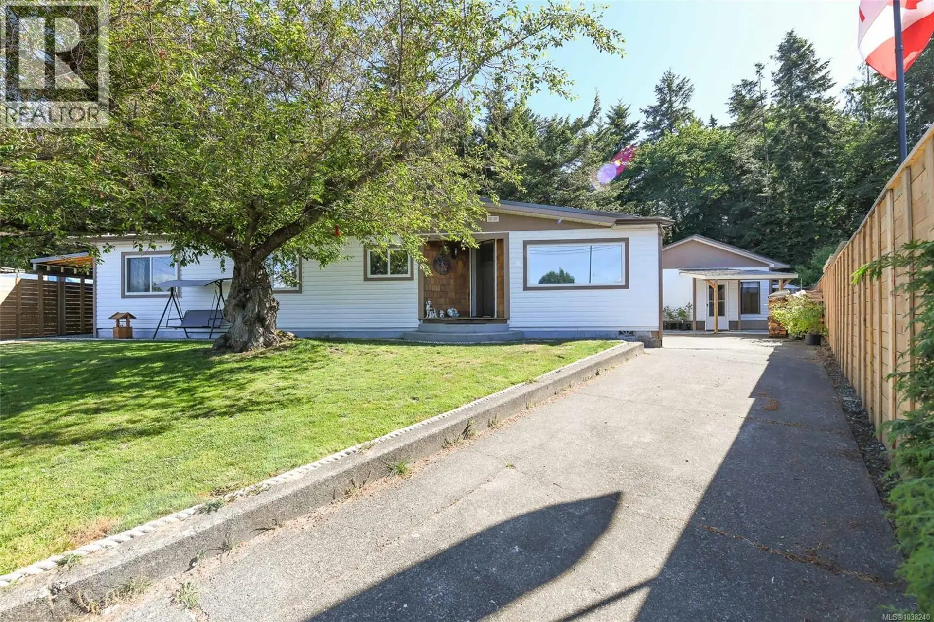 Property at 610 Nechako Ave, Courtenay, BC