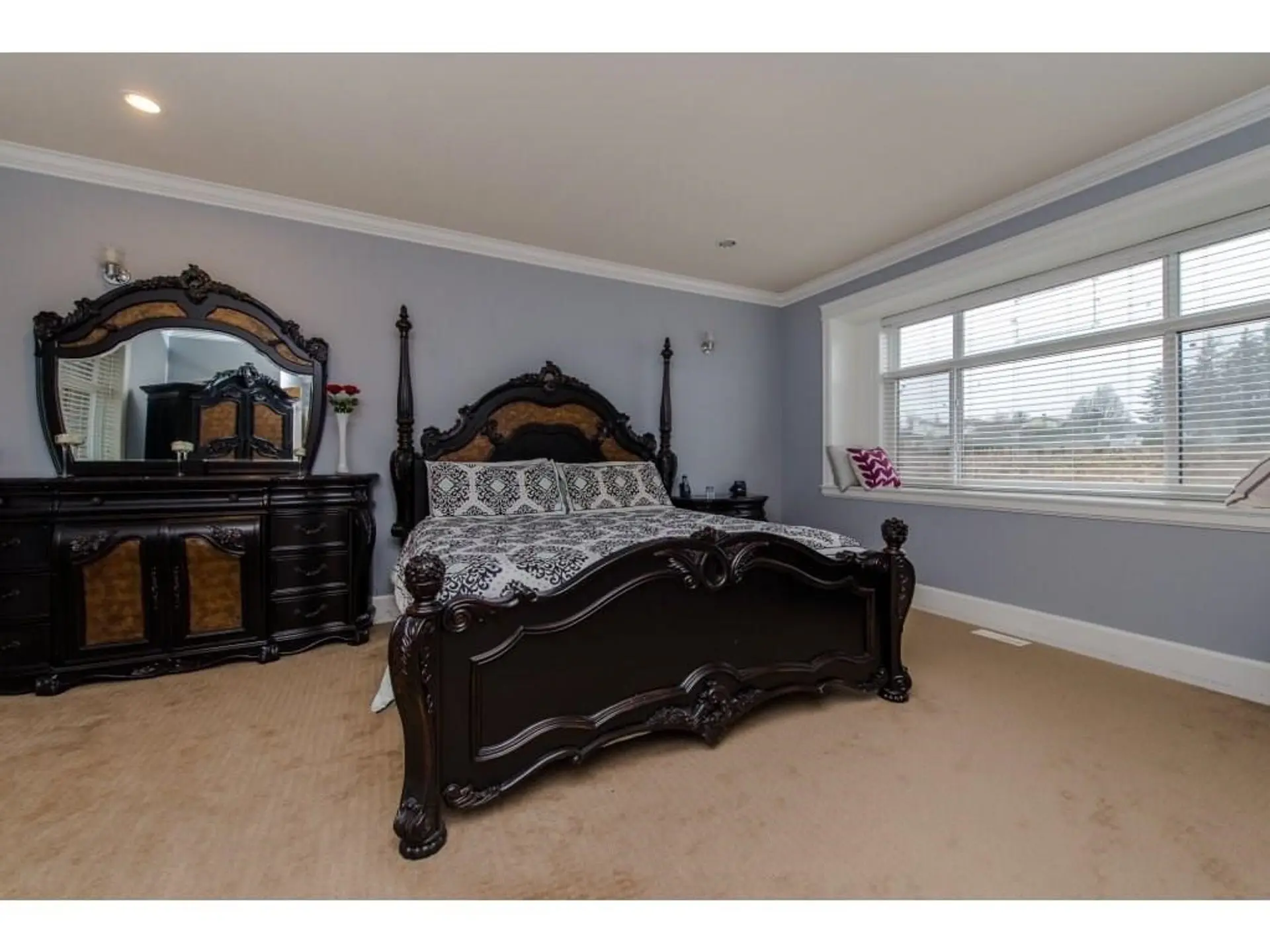#11 3363 Horn Street - Image 13
