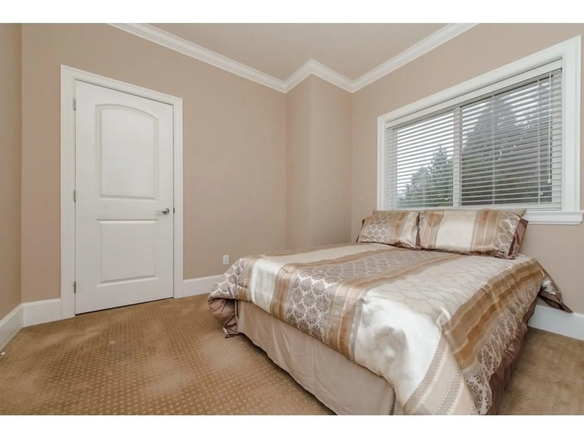 #11 3363 Horn Street - Image 14
