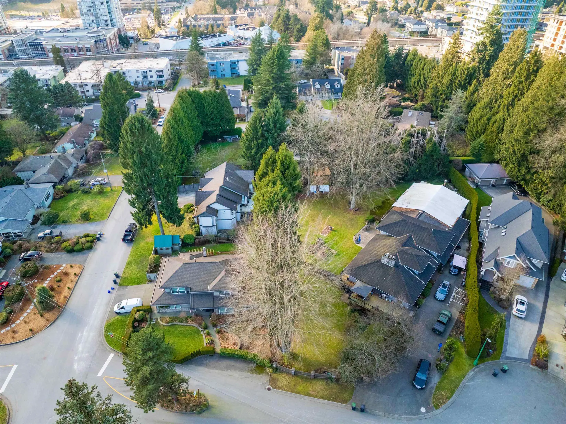 525 Perth Avenue - Image 9