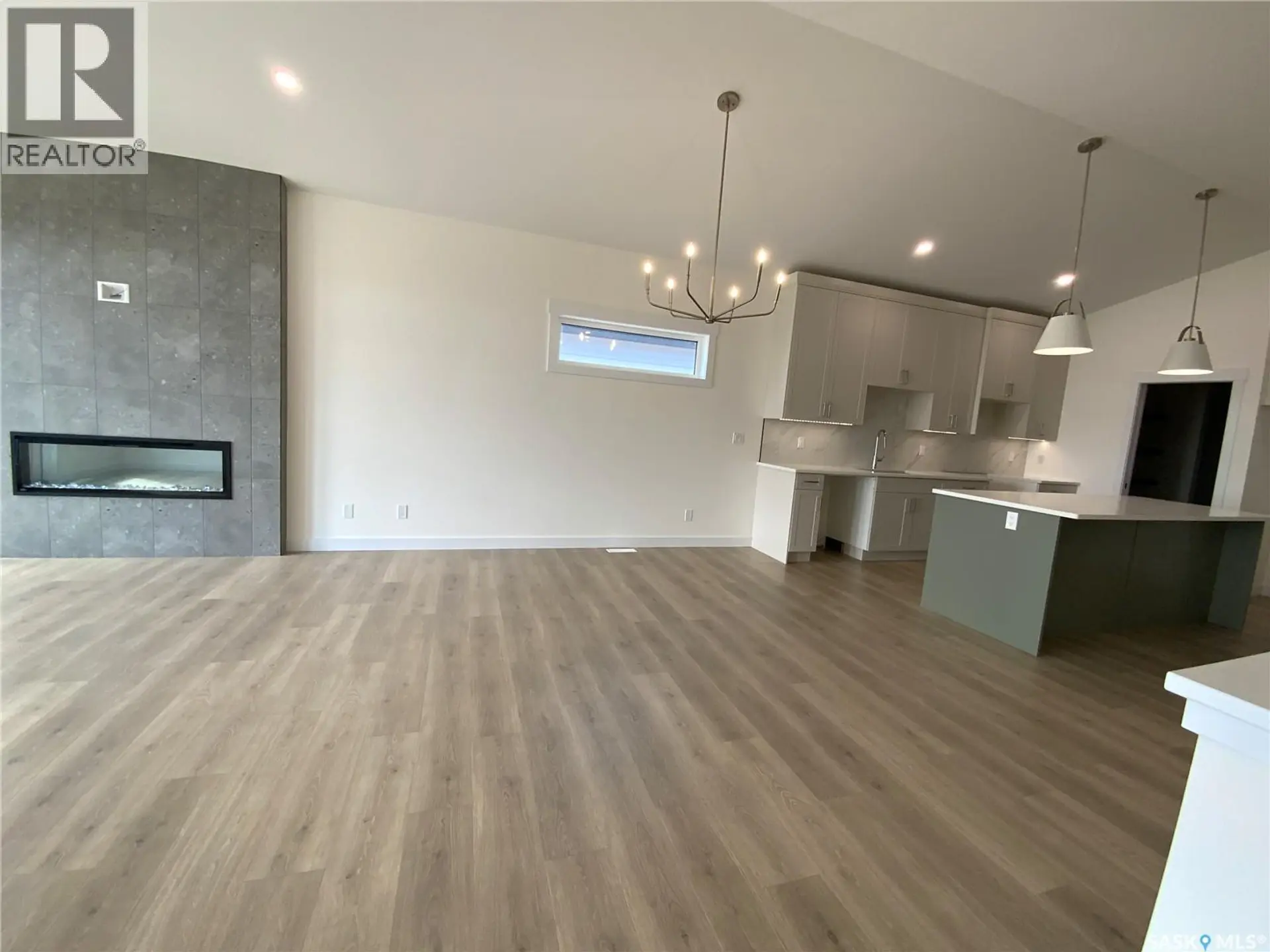 242 Doran WAY - Image 4
